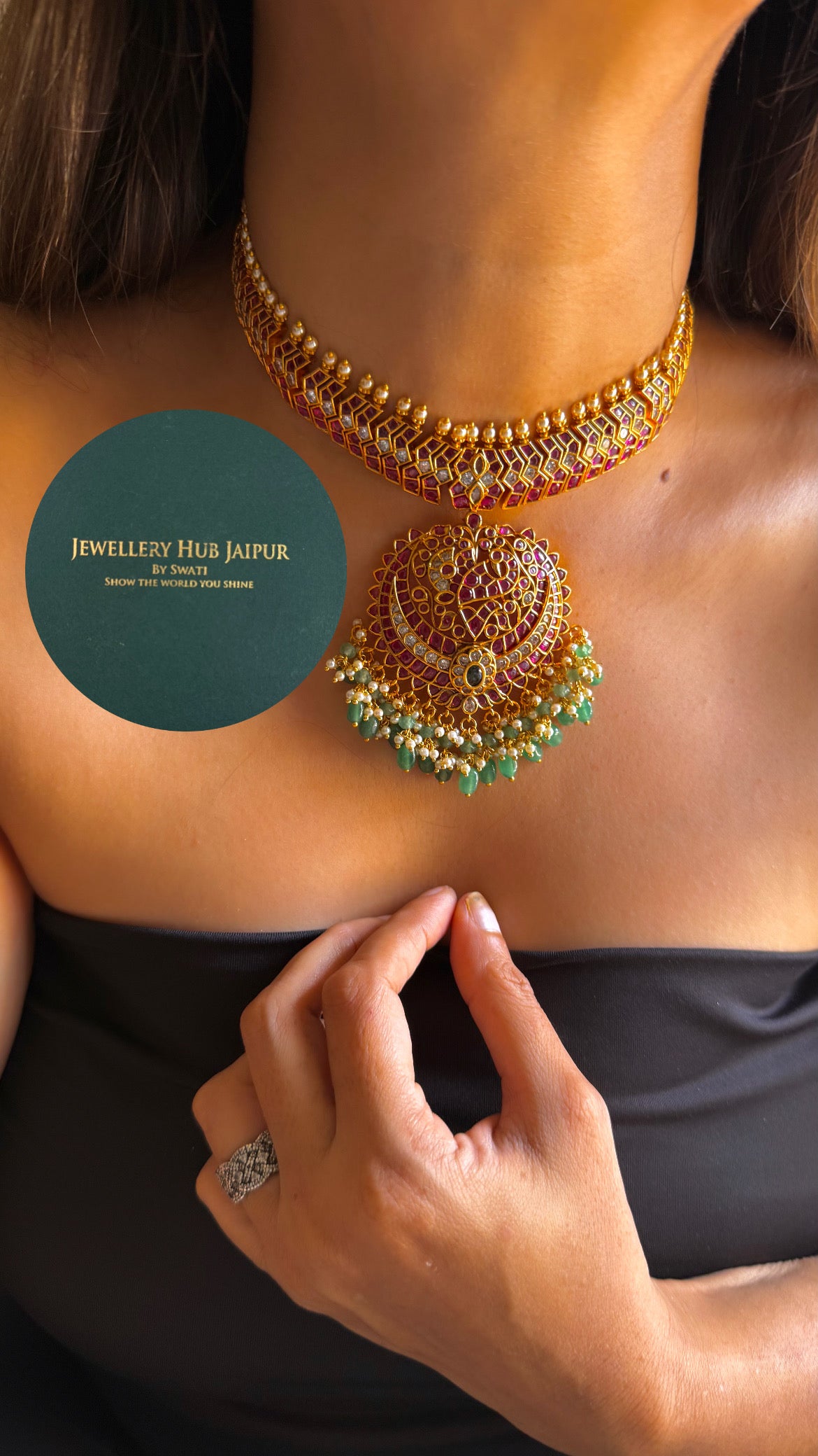 Rani pink & emerald rajwada with mint drop choker set