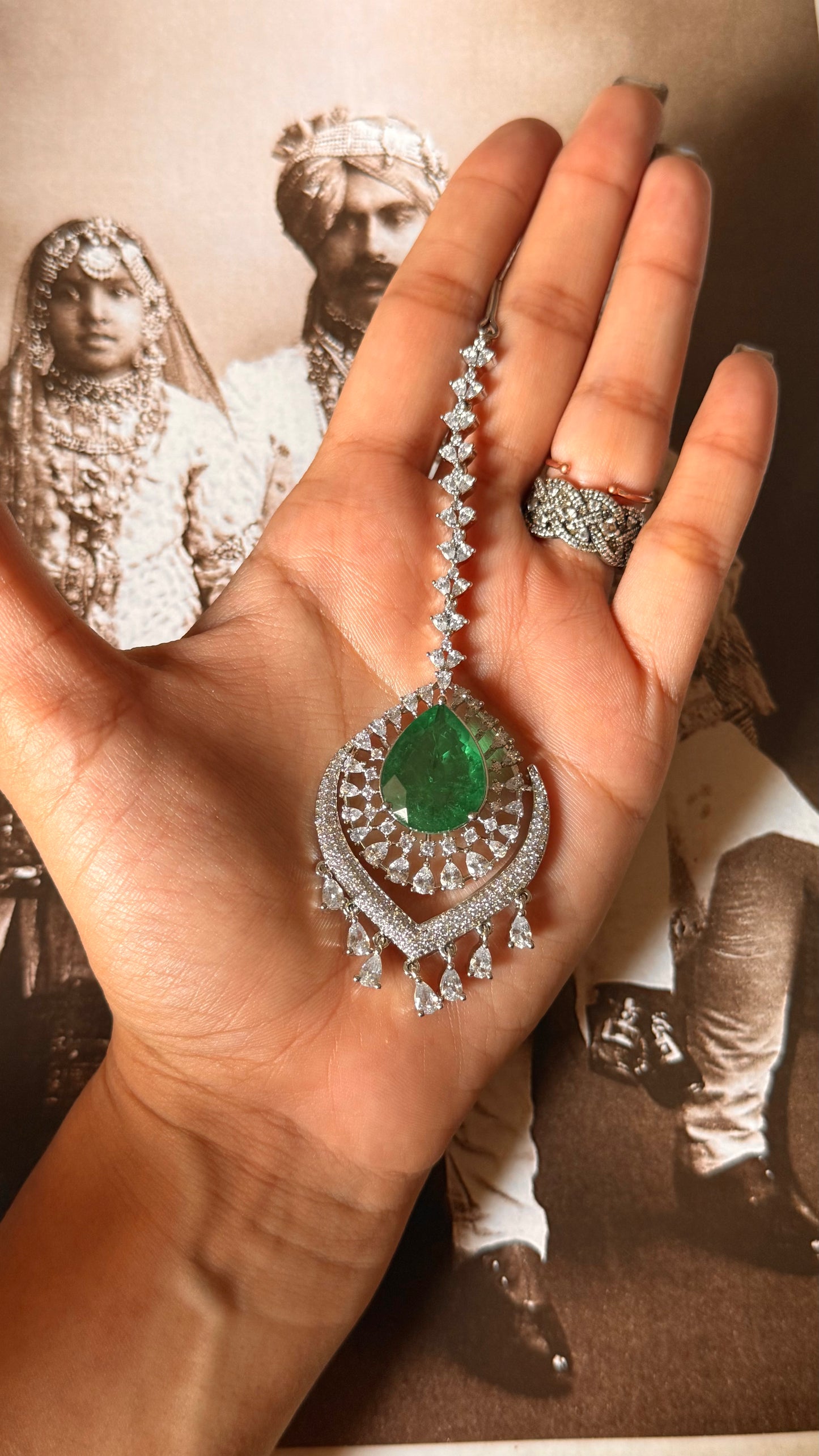 Emerald doublet diamond maangtikka