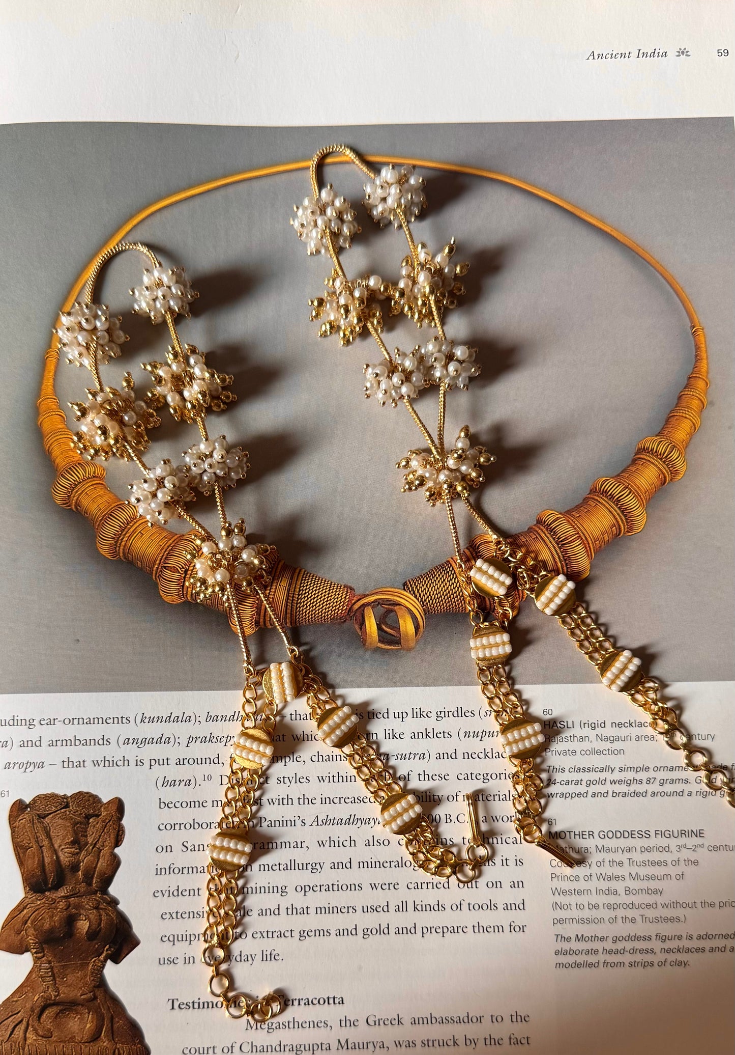 Handmade floral Gajra Hathphool