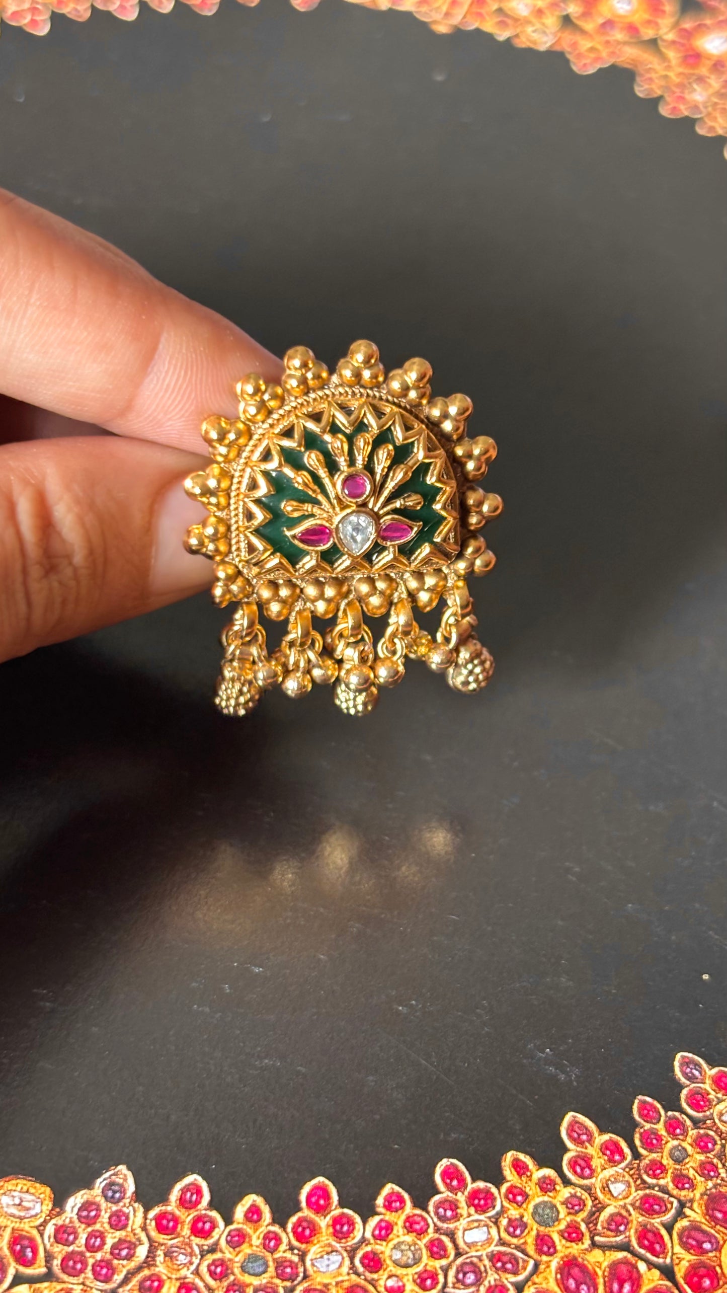 Rani pink &emerald inlay nakashi rajwadi ring