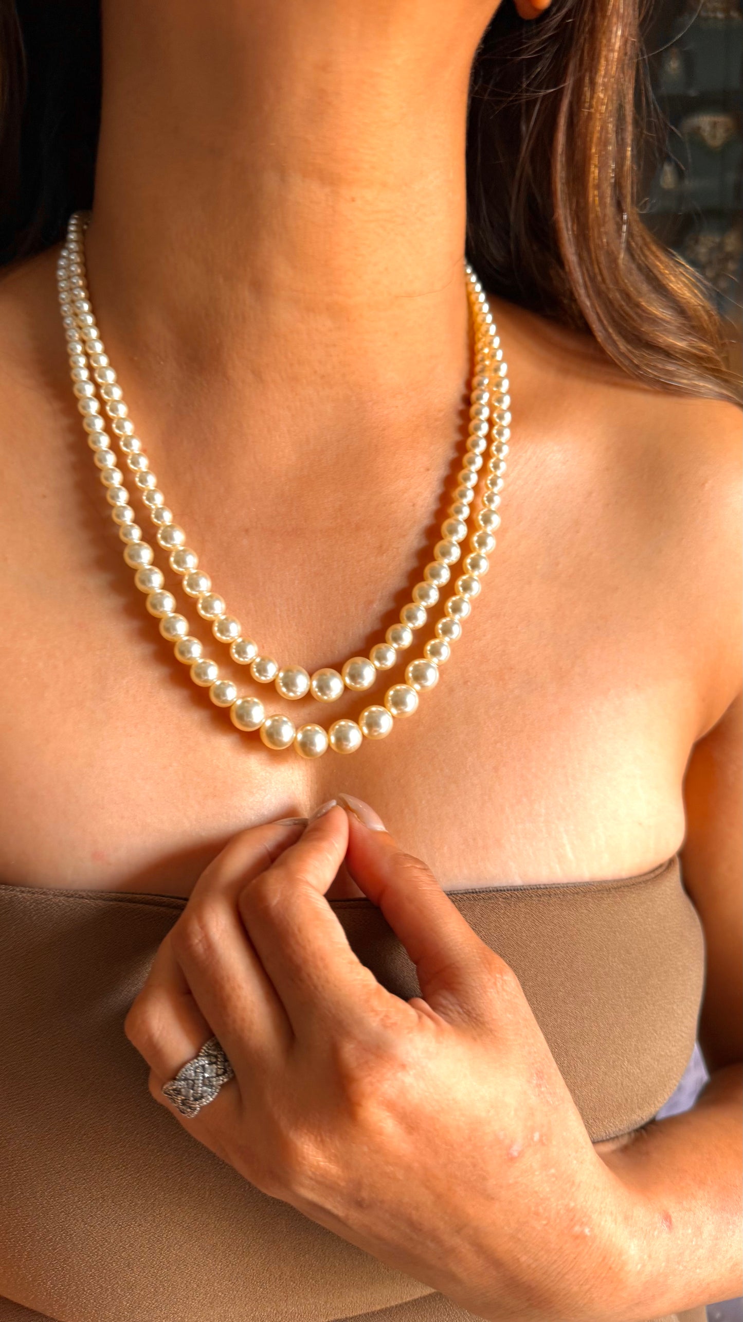Dual layer pearl necklace