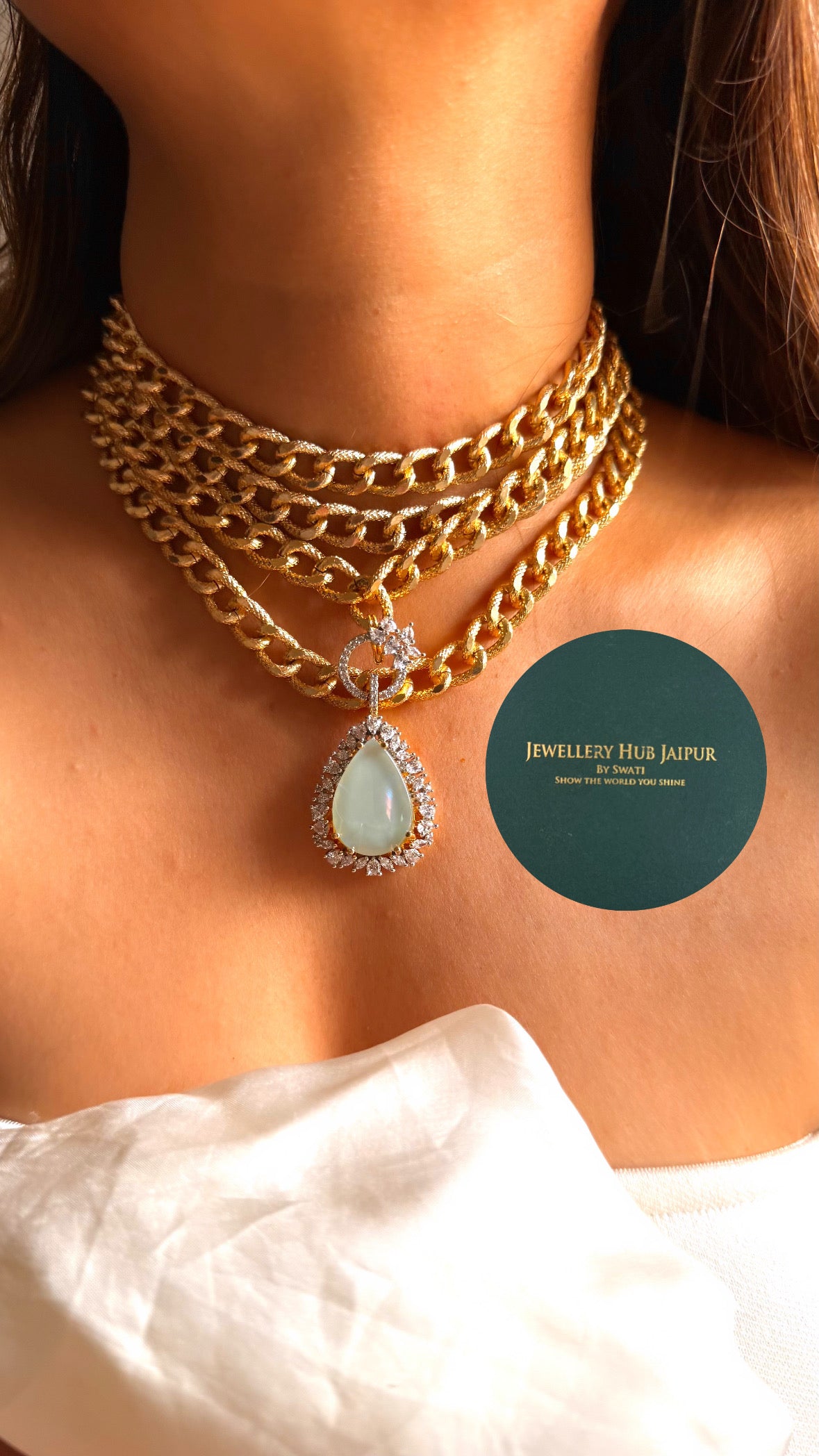 Mother of pearl doublet with chain choker