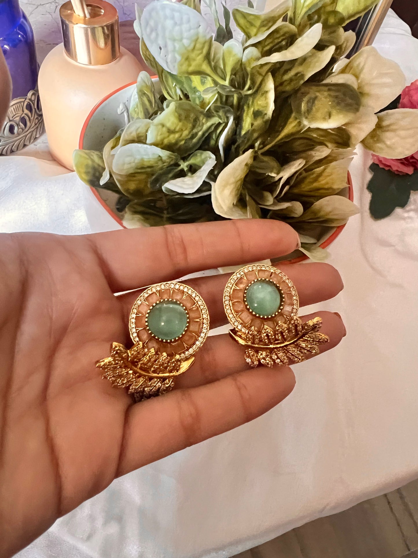 Harini Mint rose quartz Hiran Hasli with earrings