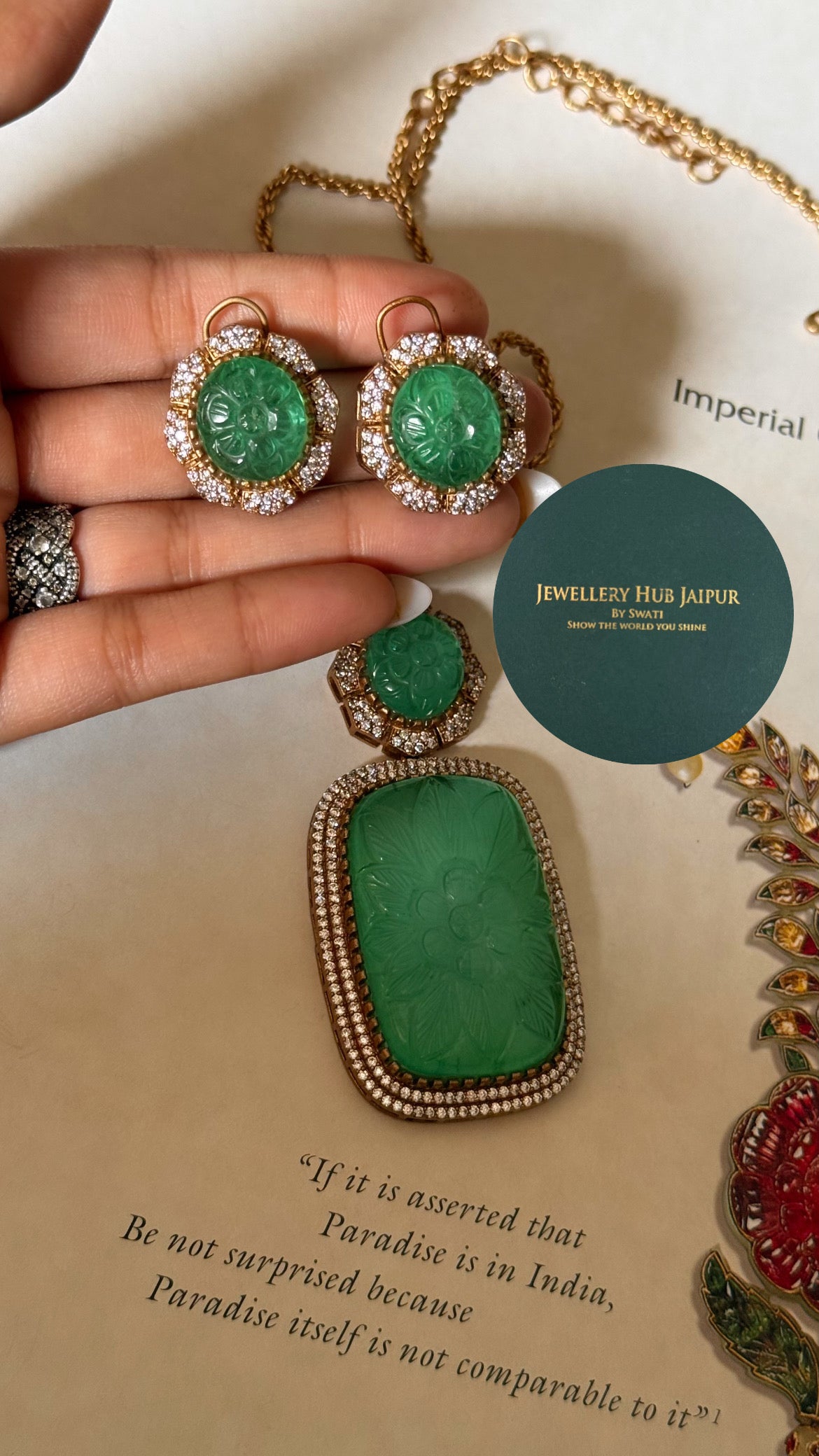 Mint carving doublet pendant set