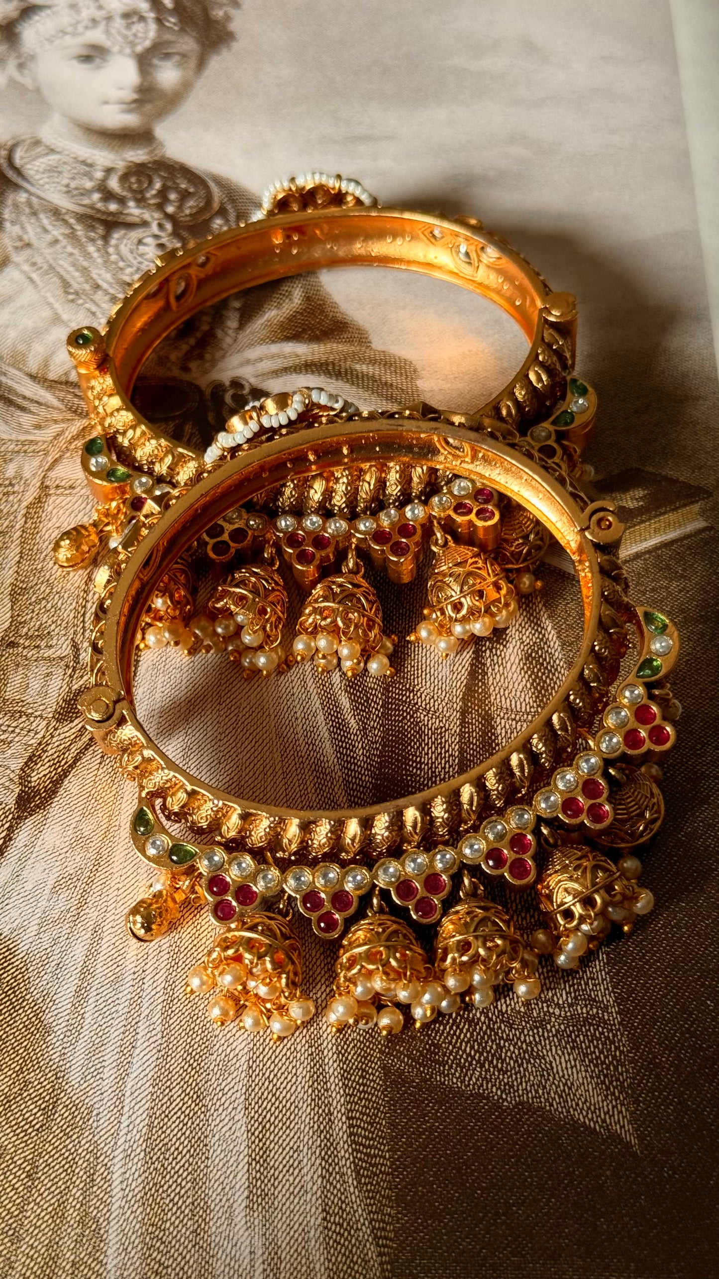 Emerald rajwada with jhumka design openable bangle