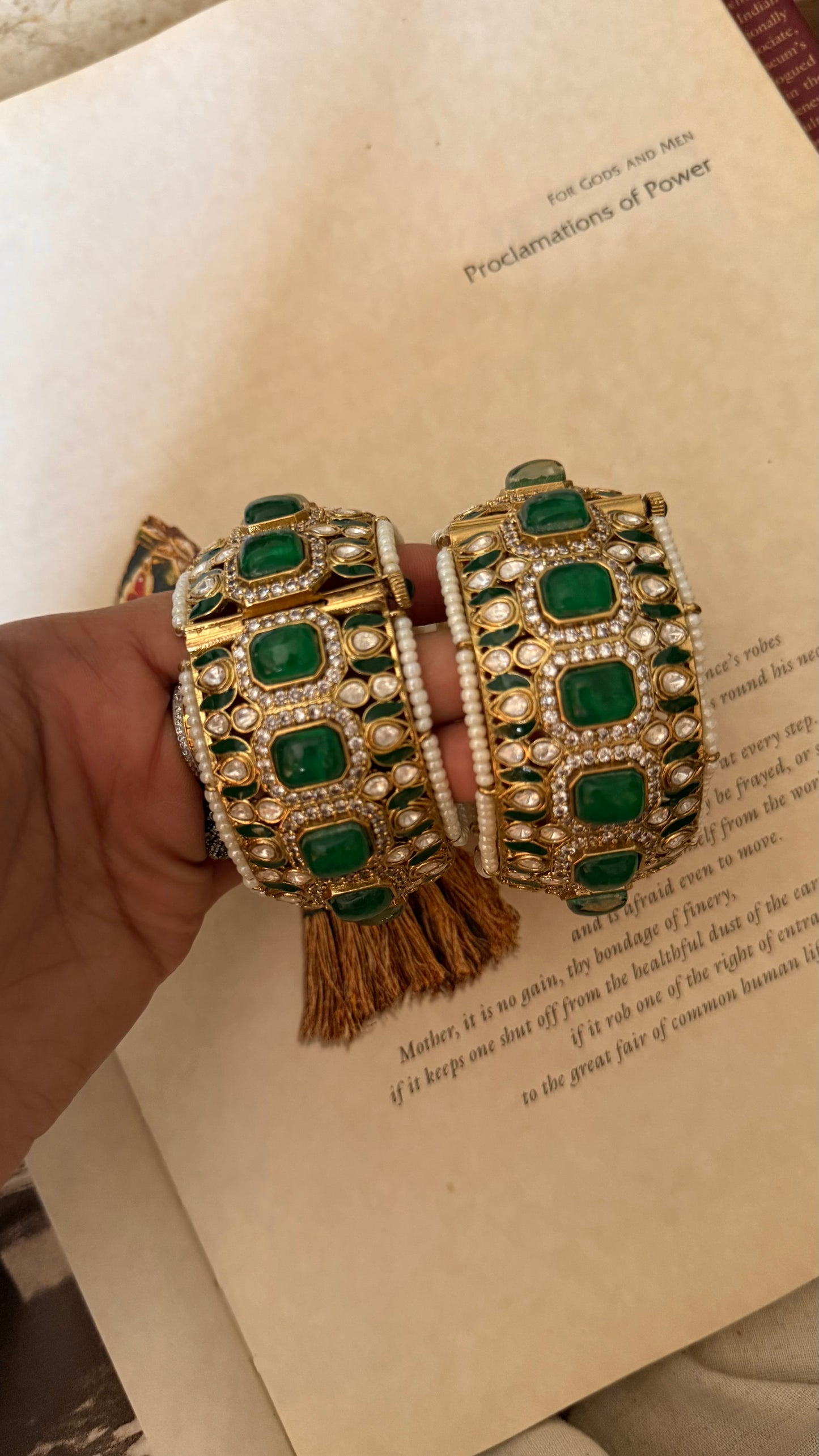 Emerald doublet moissanite openable bangle