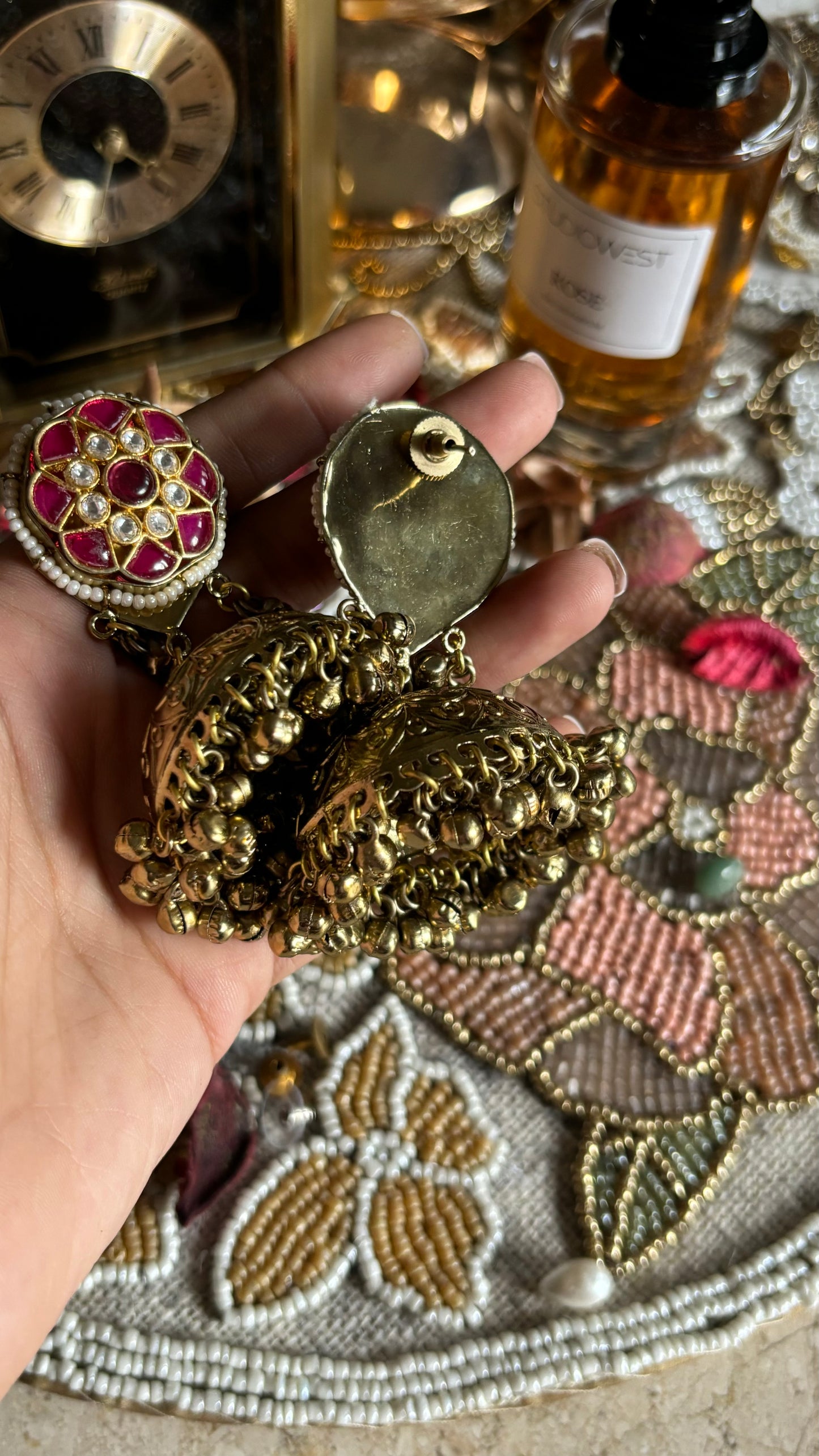 Paachi jhumka