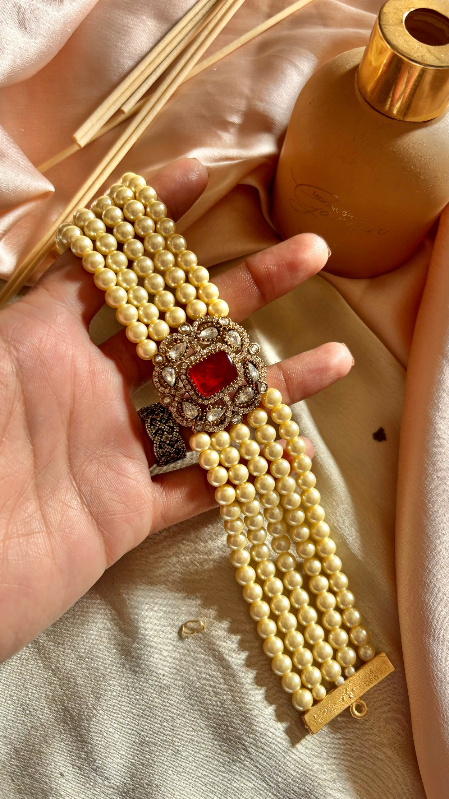 Heer Ruby Victorian minimalist choker