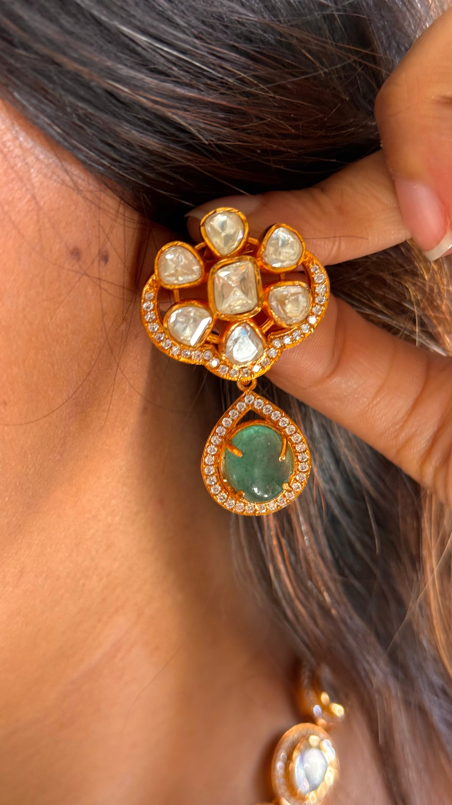 Ruby & emerald drop peeli polki Lv floral gold necklace