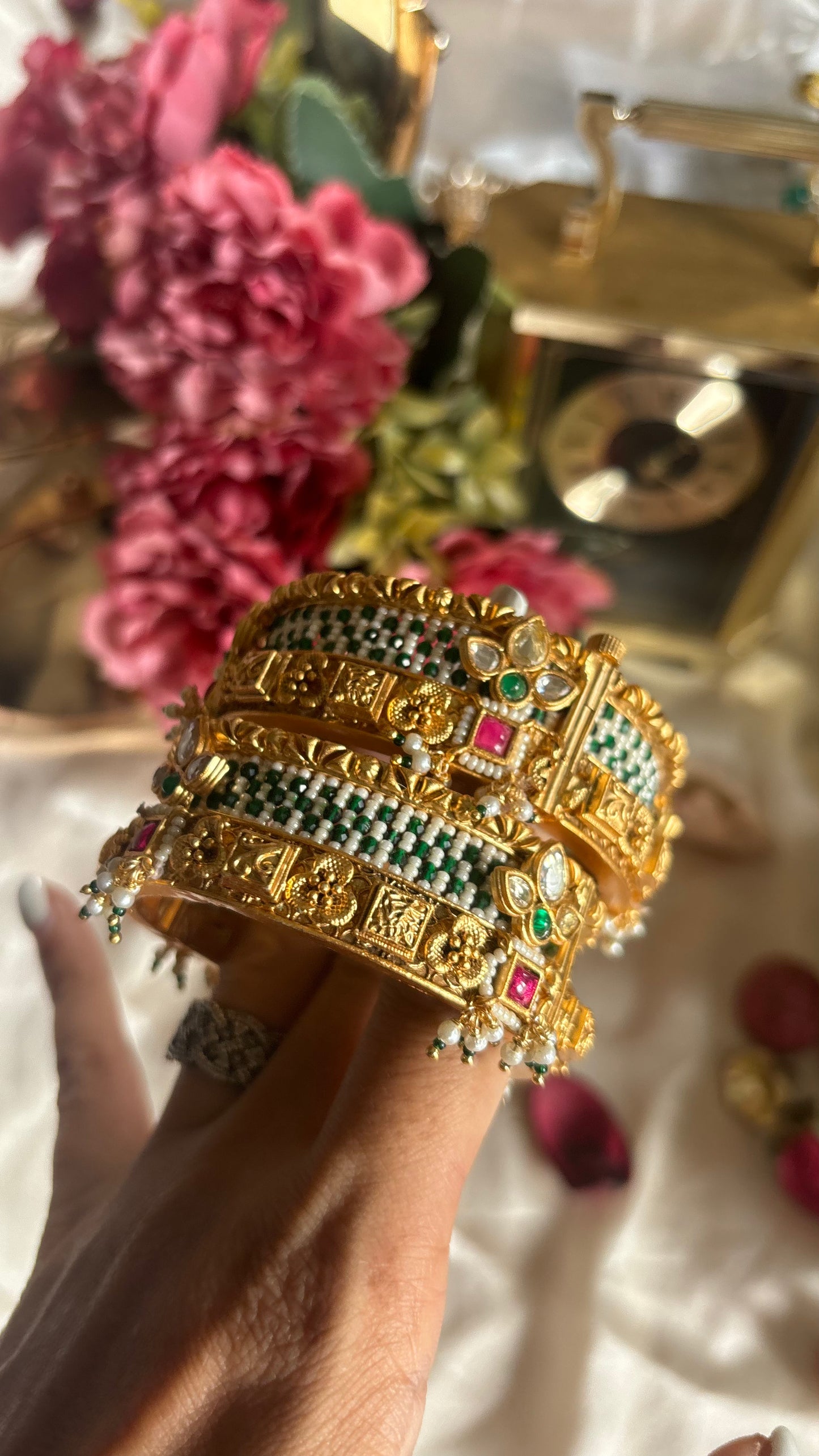 Paachi rajwada bangle set