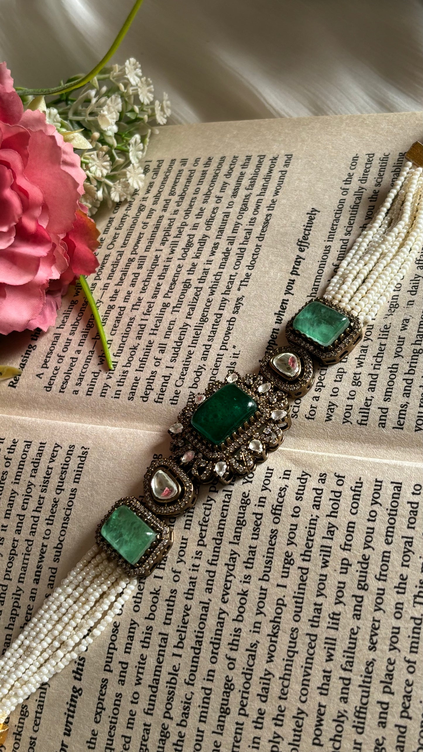Minimalist mint and emerald choker