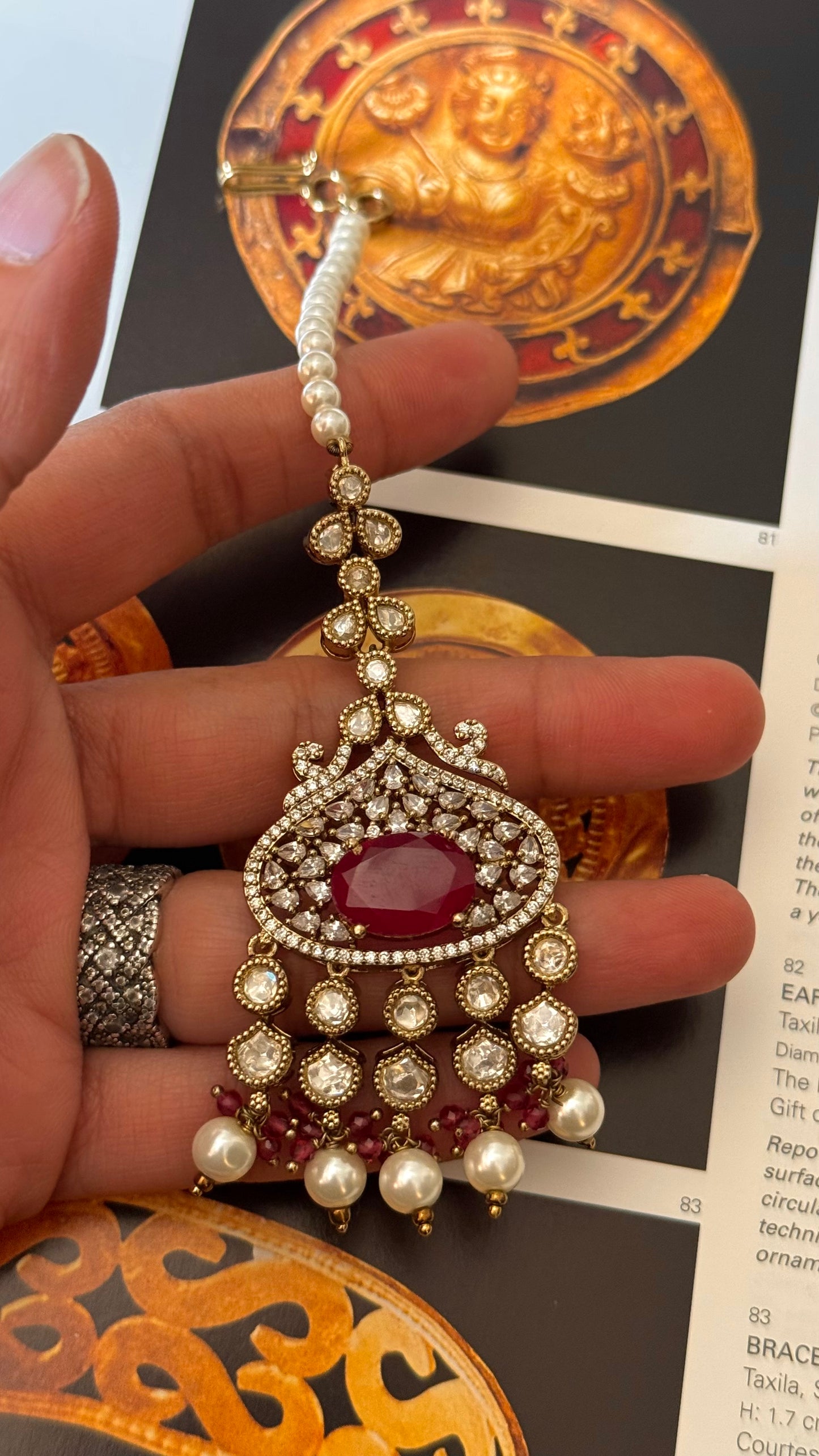 Ruby pearl victorian Mangtikaa