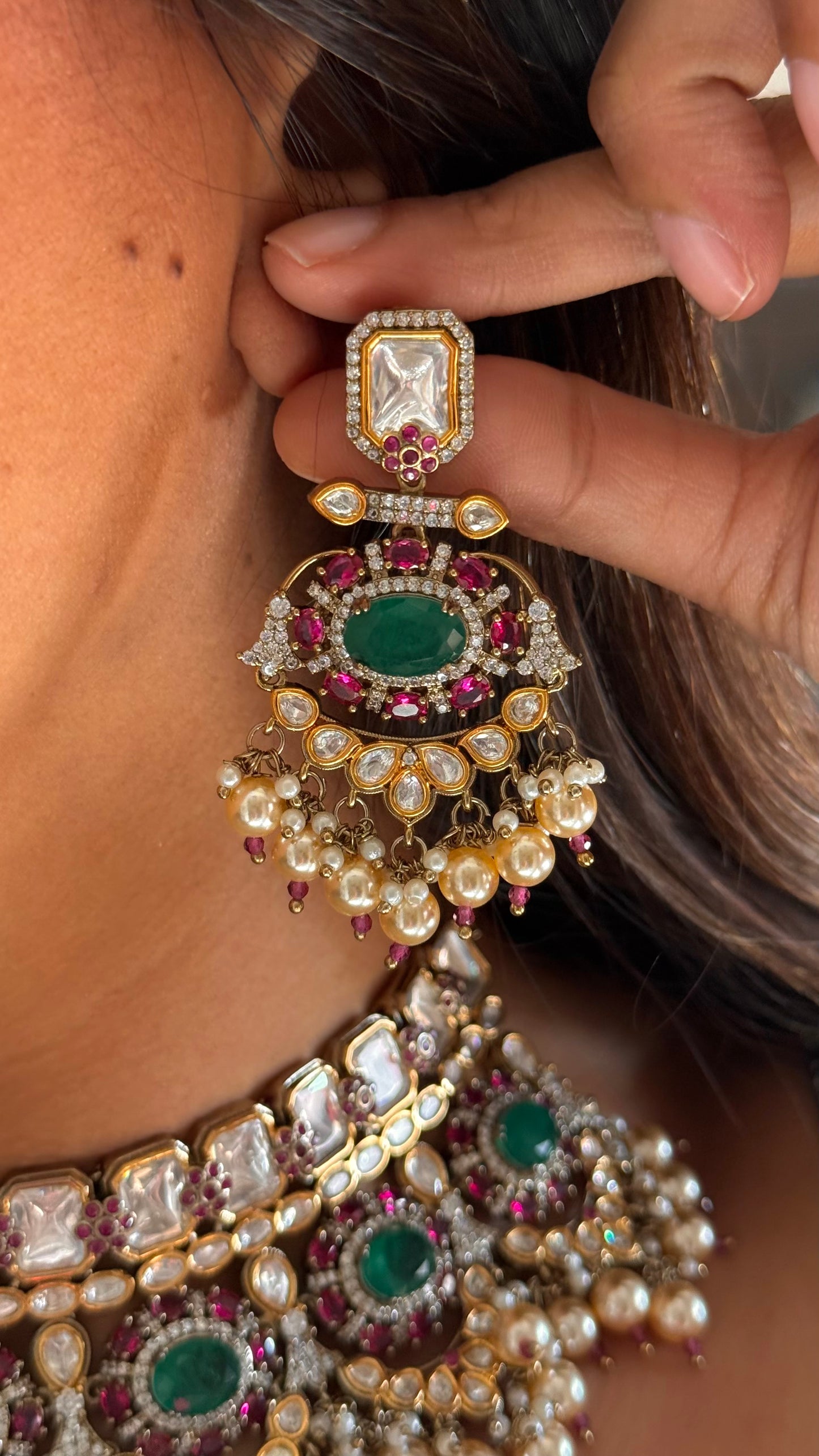 Rani pink & emerald floral designer choker