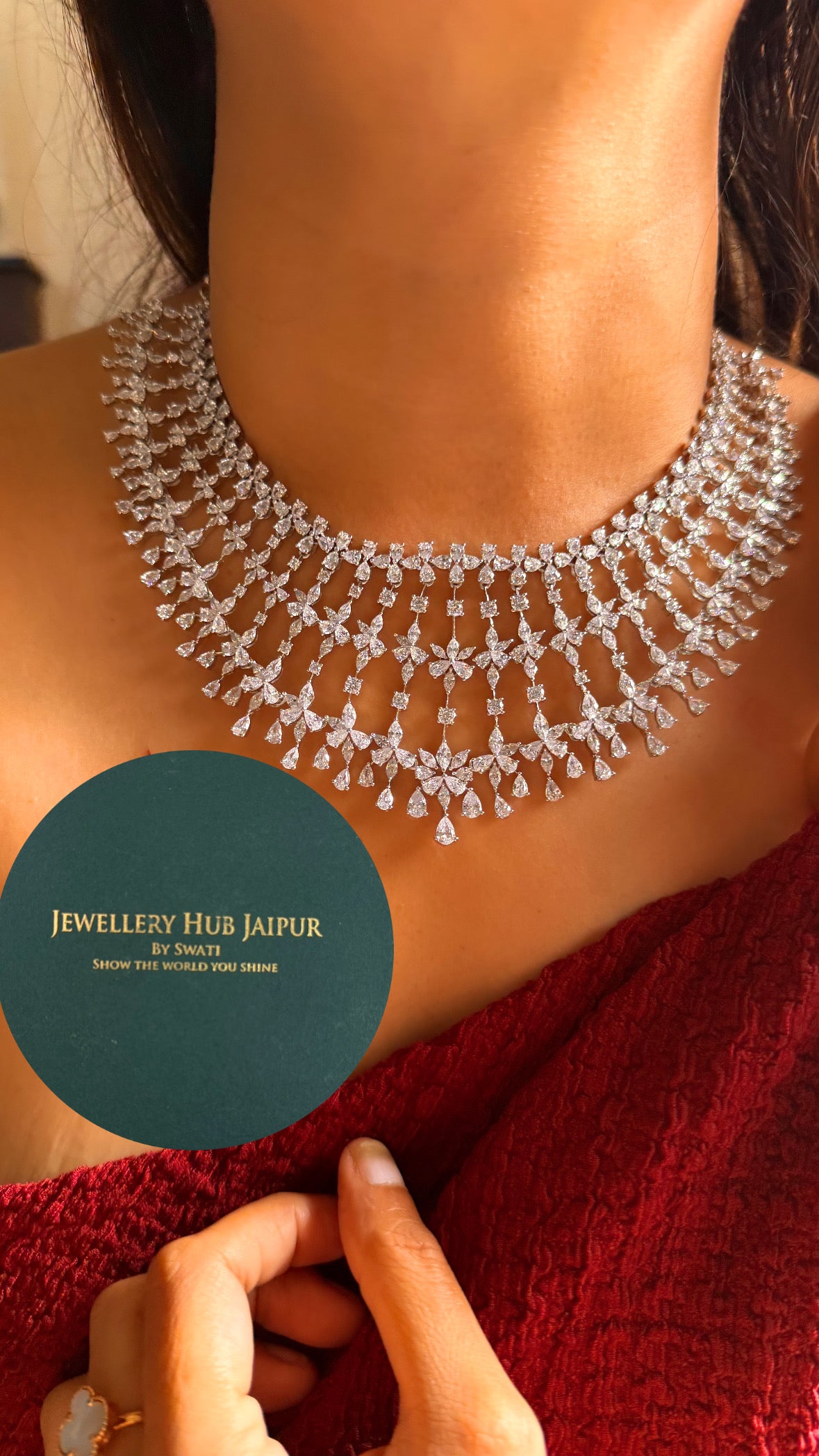 Queen’s legacy inspired diamond collar set (silver)