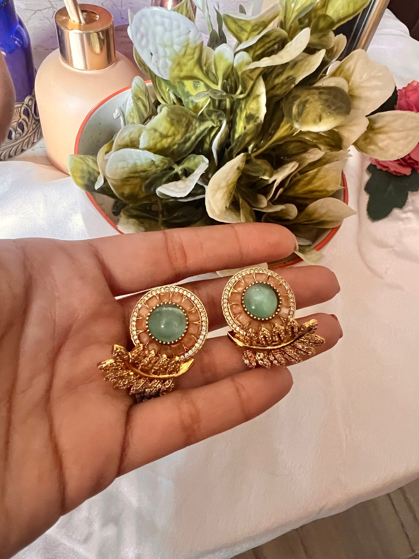 Harini Mint rose quartz Hiran Hasli with earrings