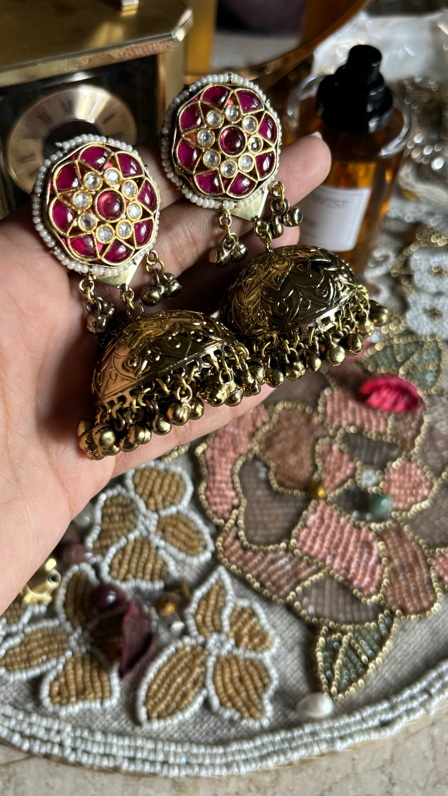 Paachi jhumka