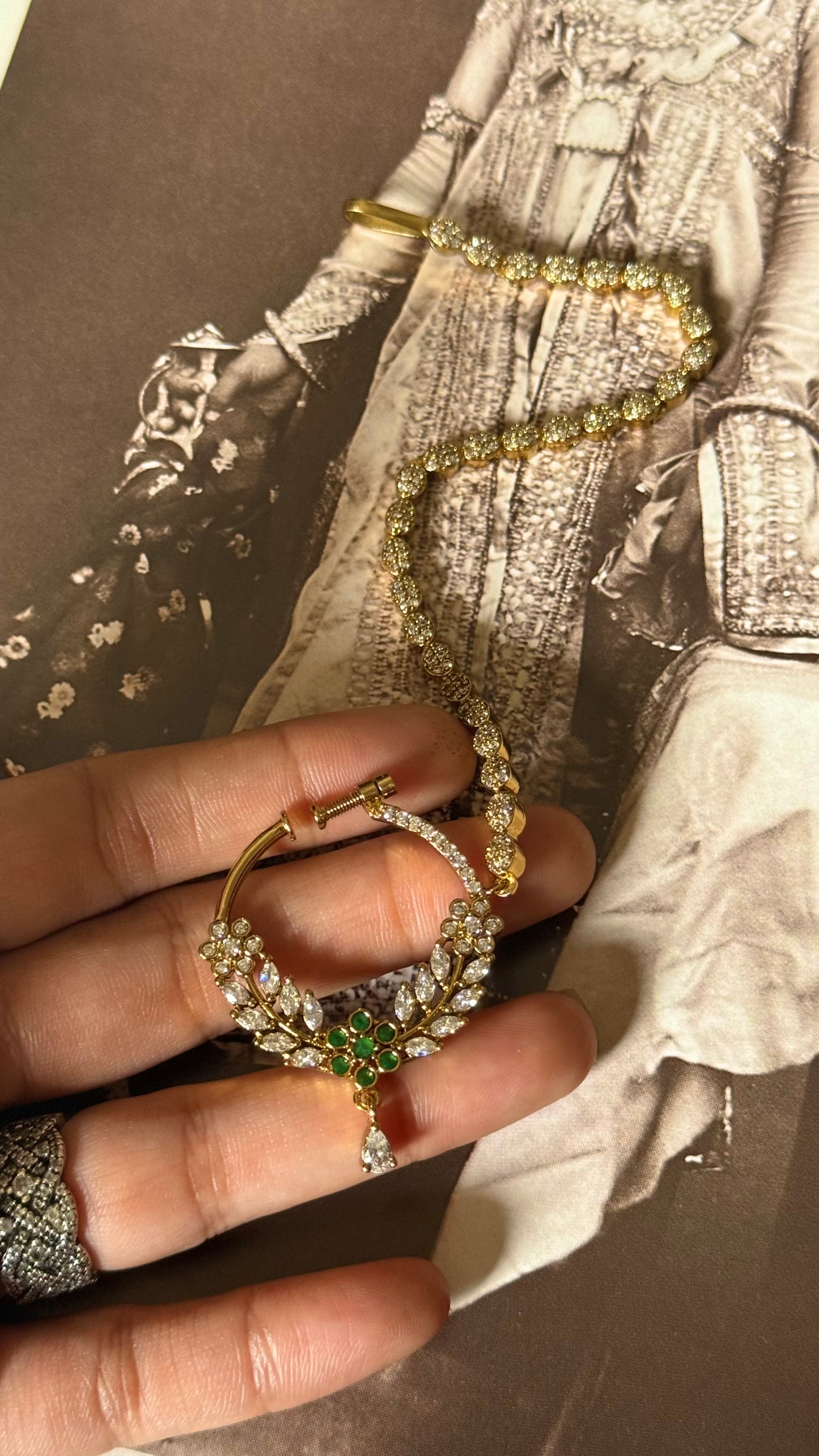 Emerald floral diamond nath