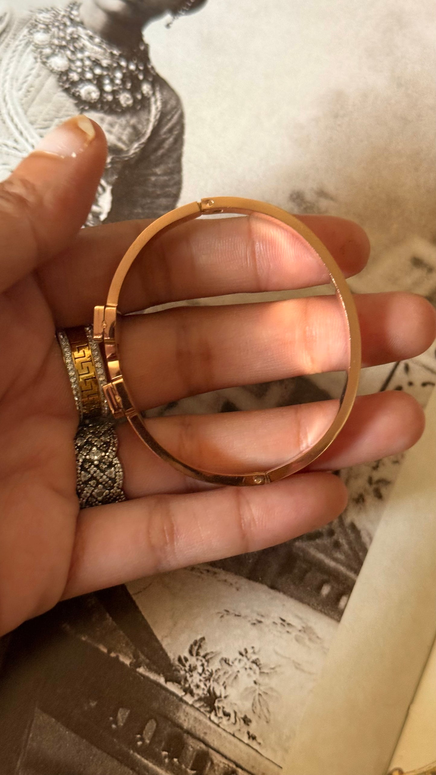 White & golden radiance bracelet