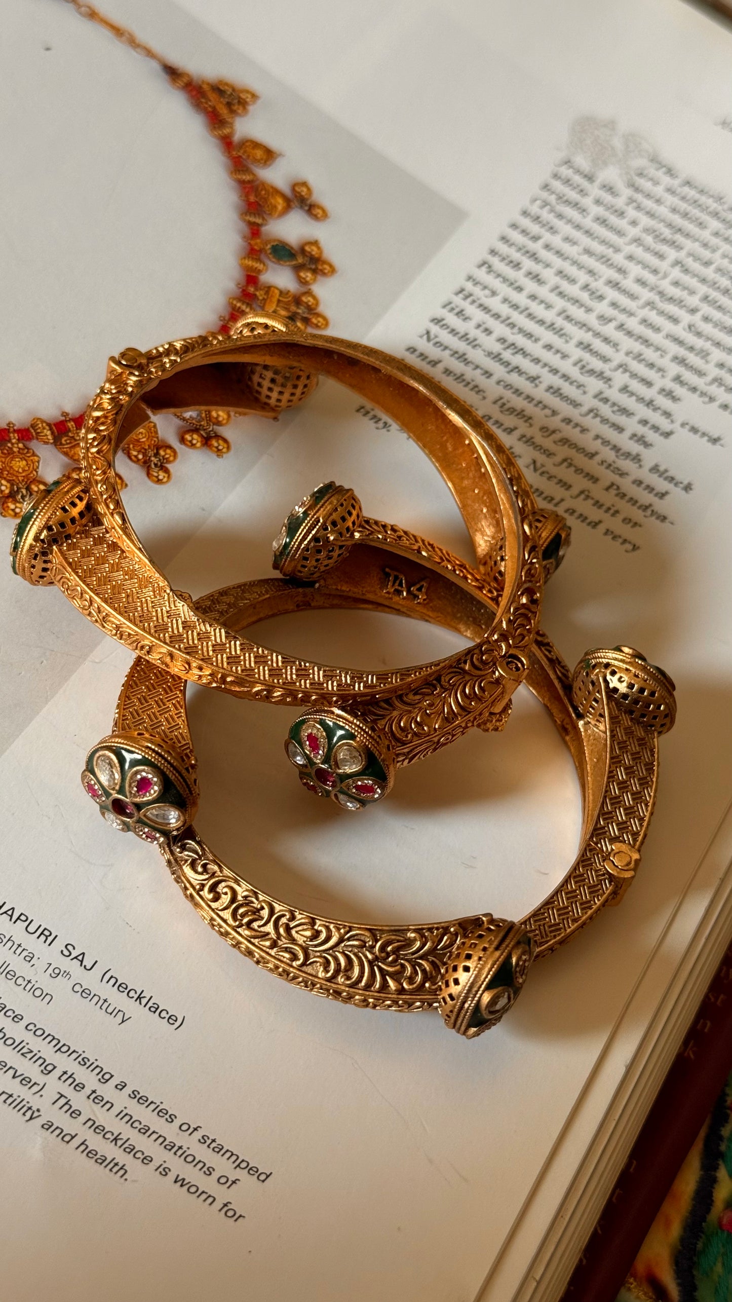 Polki floral emerald & ruby bangle