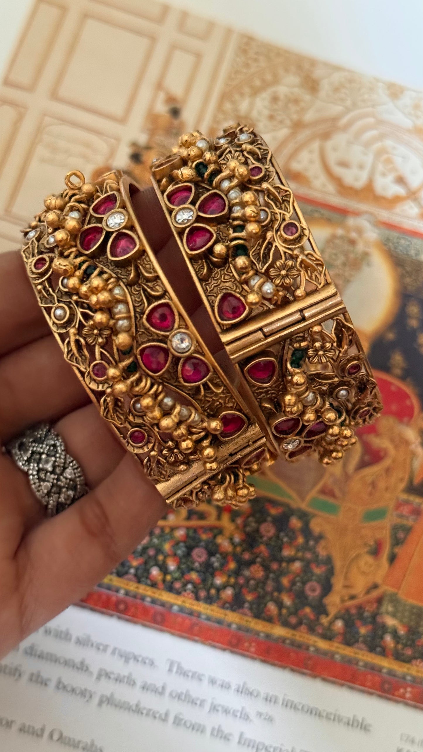 Rani pink floral rajwada openable bangle