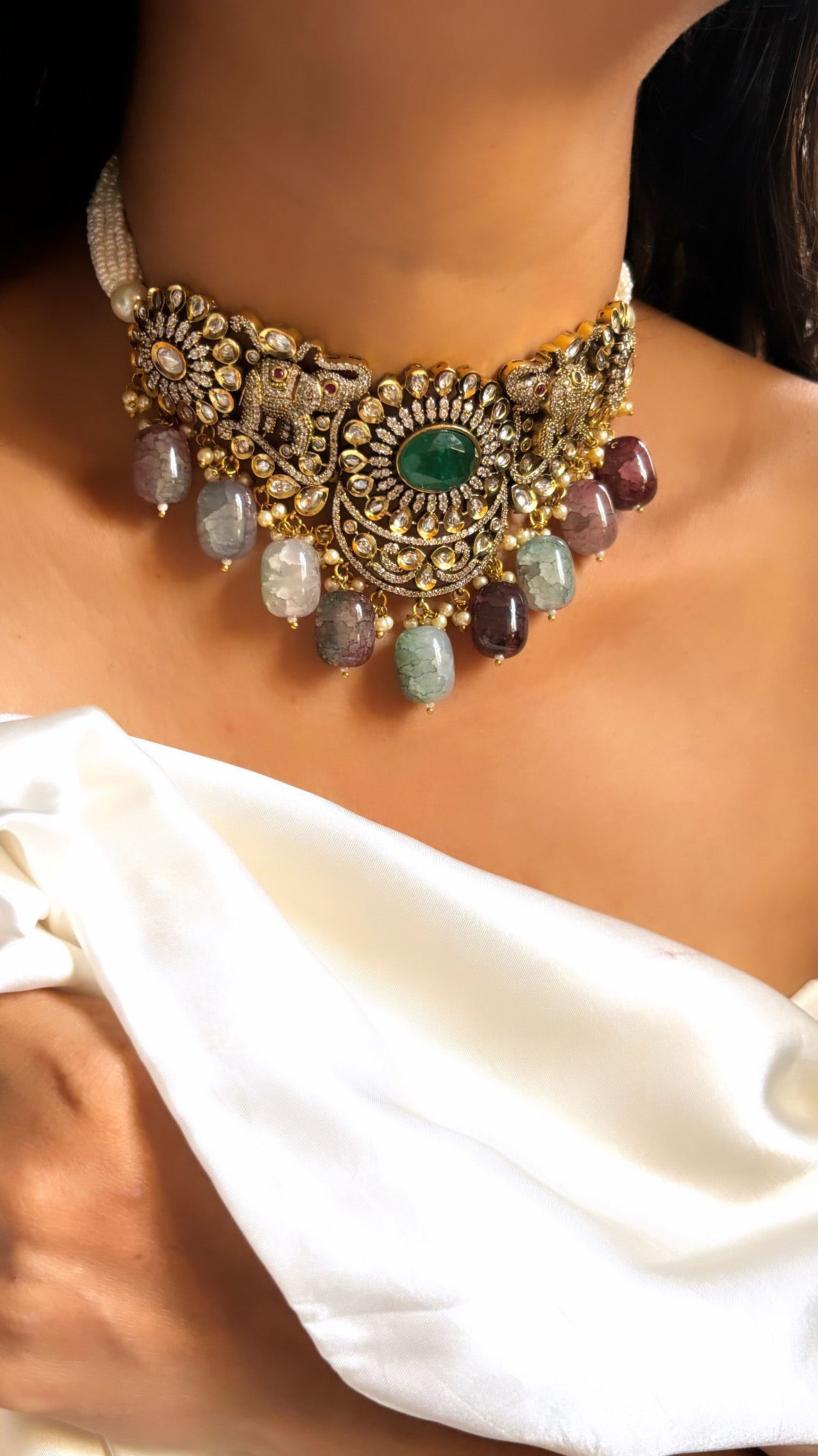 Emerald Gajanand choker