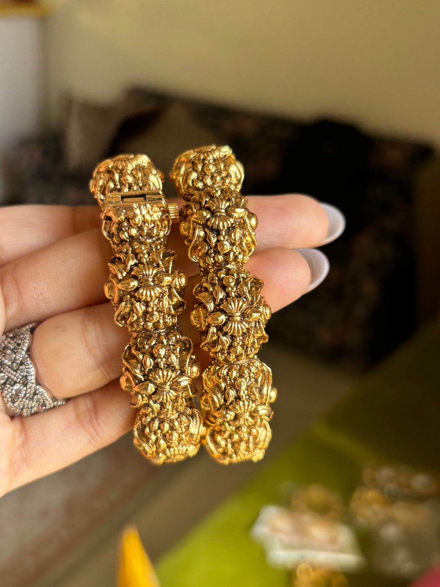Rajwada antique bangles