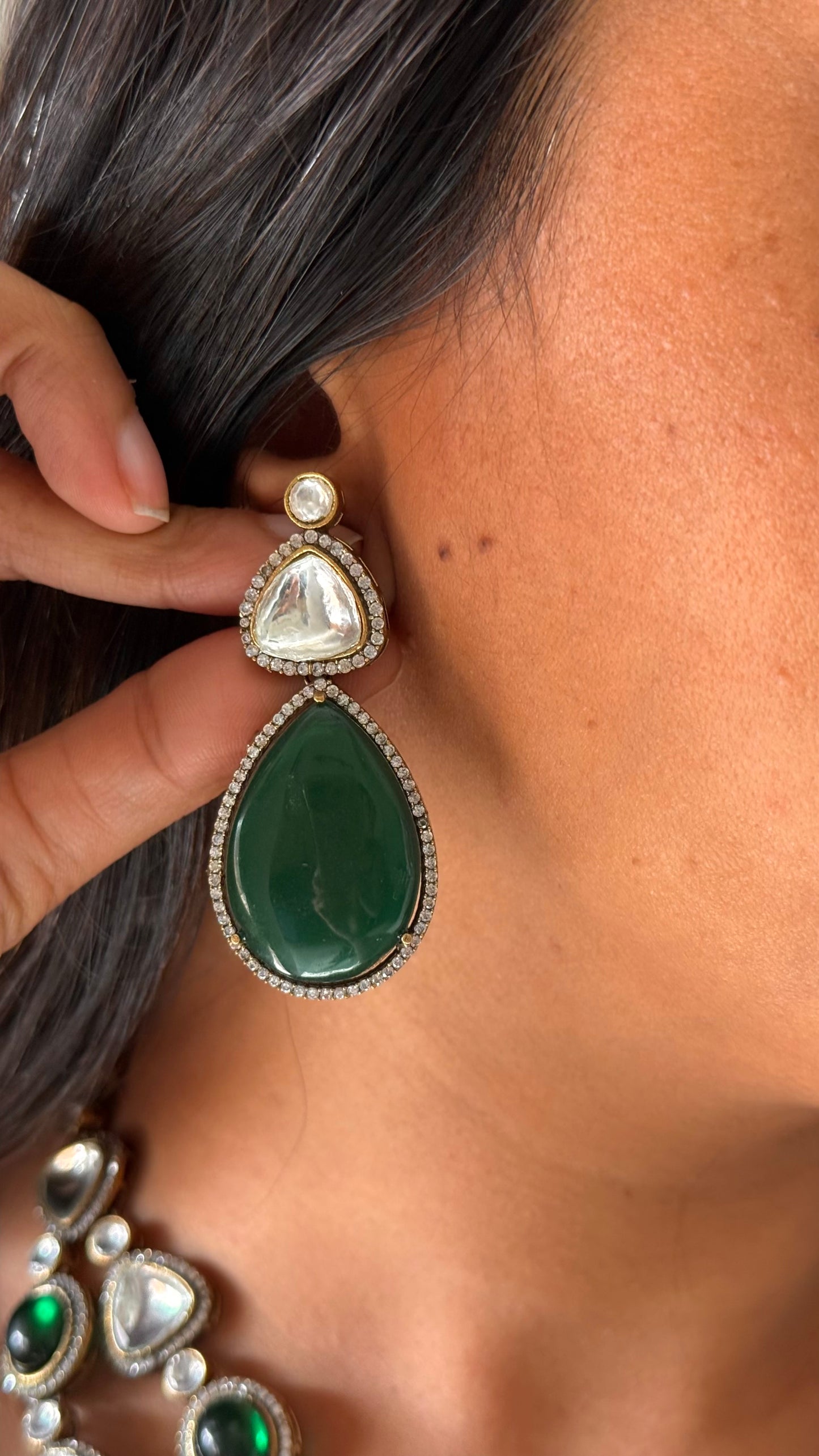 Emerald victorian dual line necklace