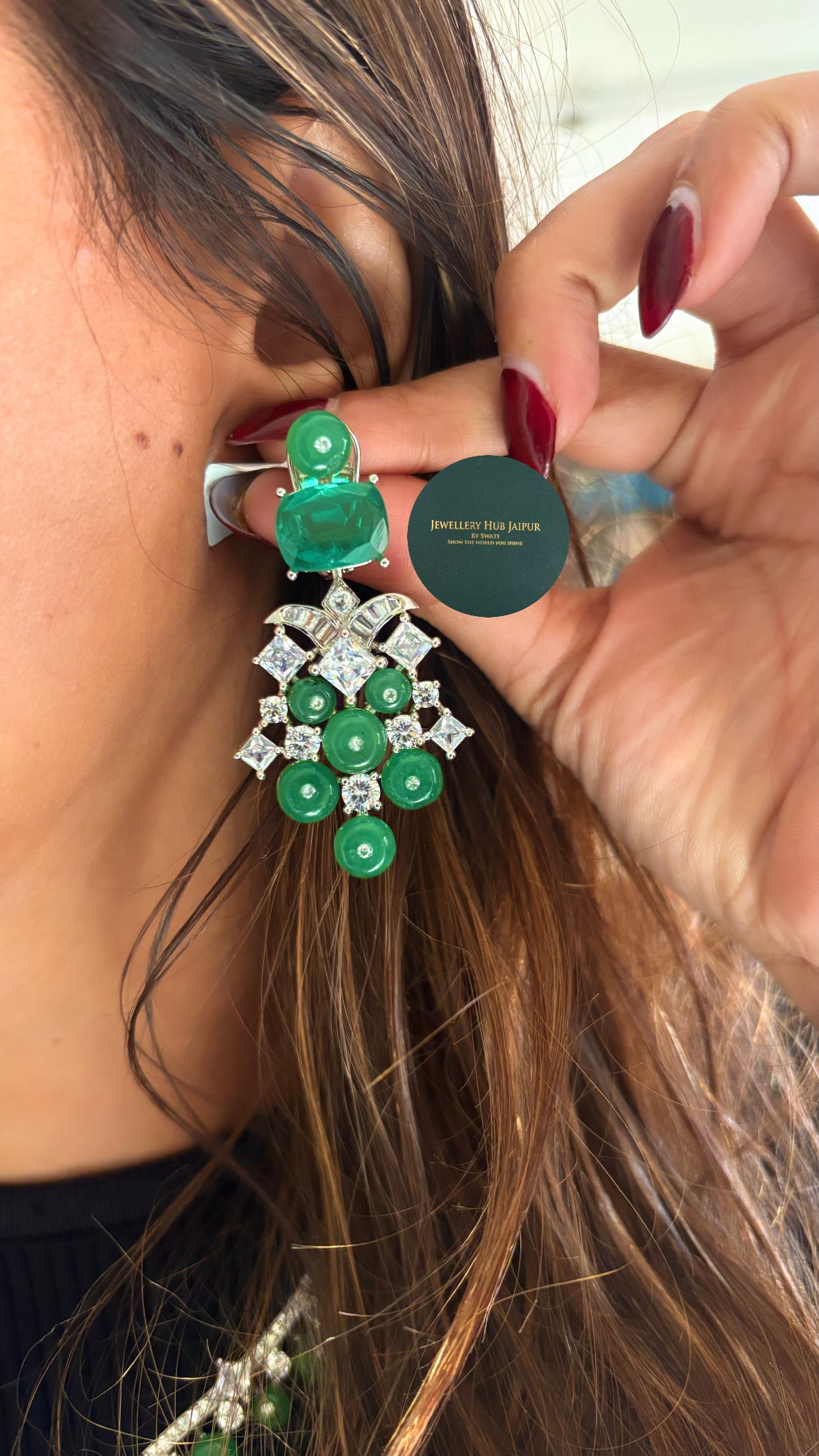 Cocktail emerald necklace