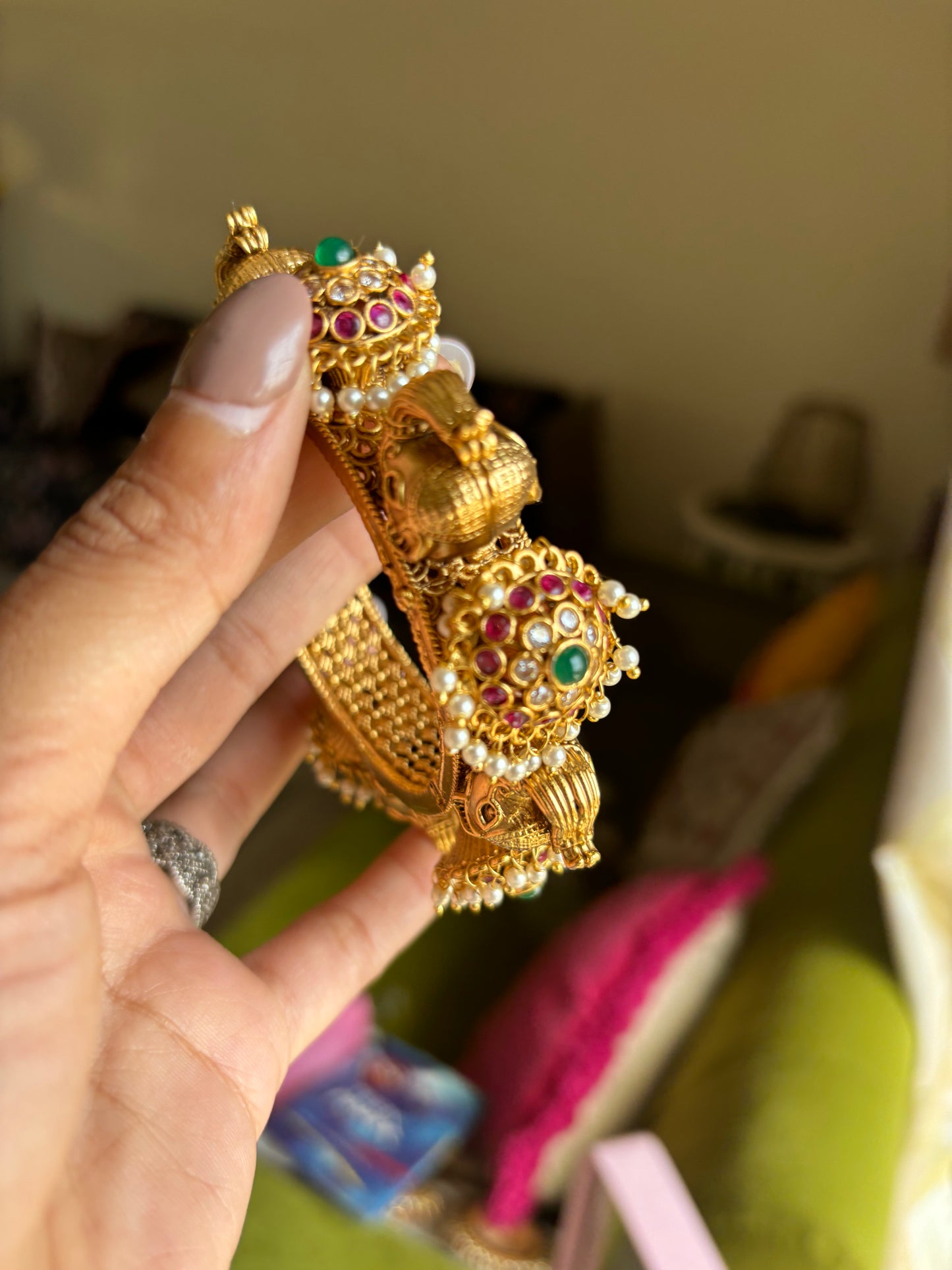 Gajj&paachi rajwada bangle pair