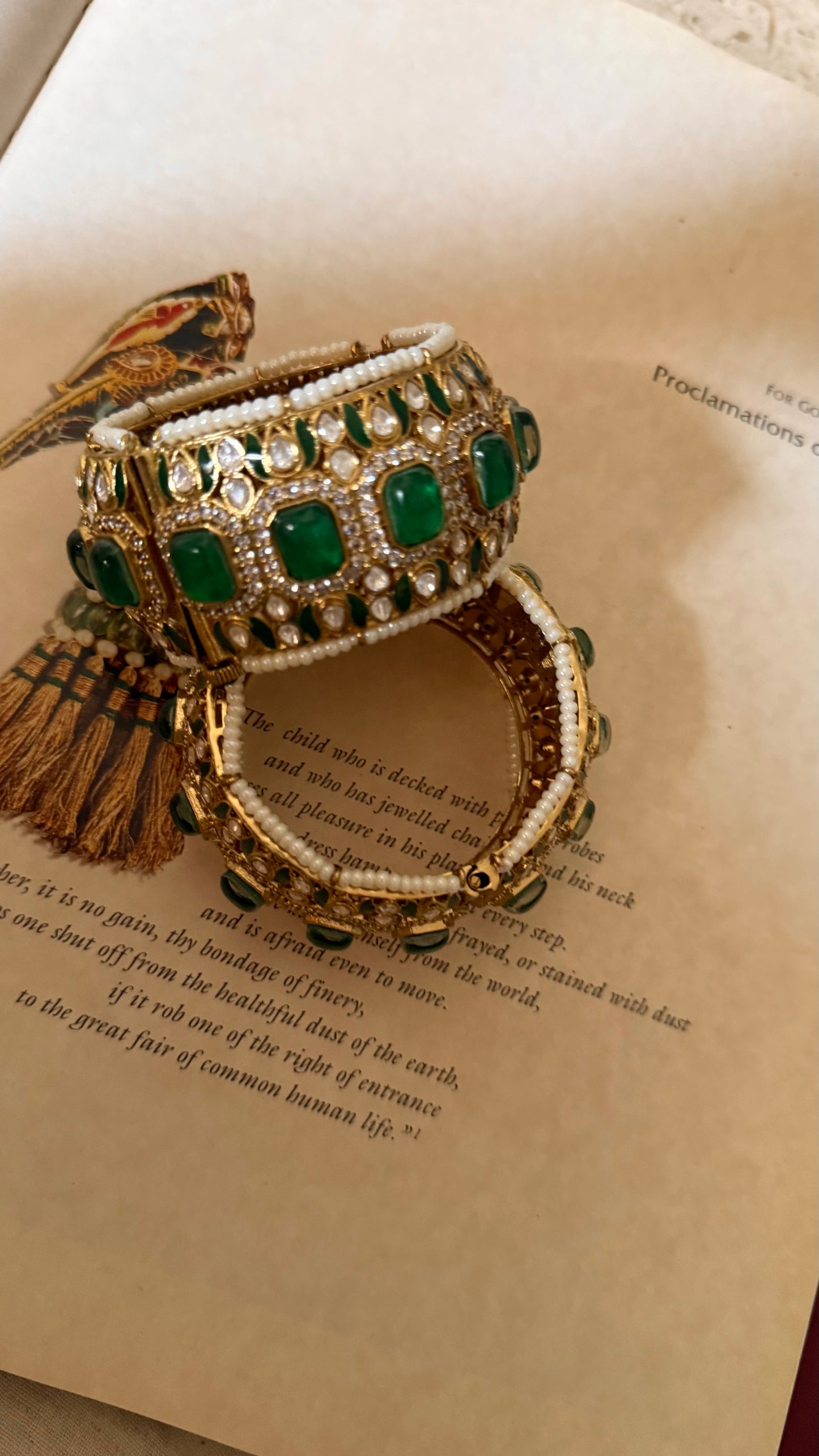 Emerald doublet moissanite openable bangle