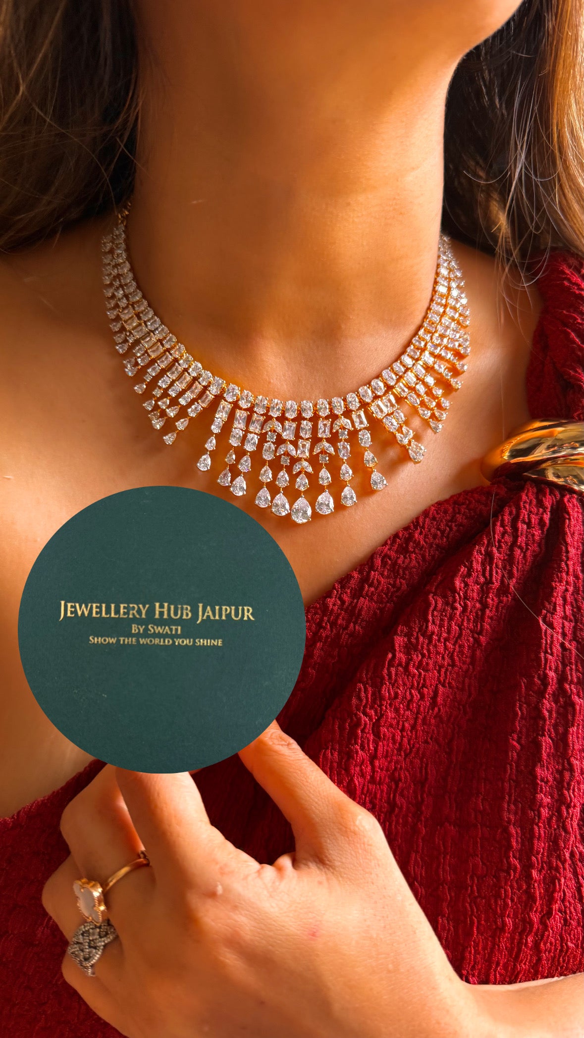 Queen’s legacy diamond collar set (gold)