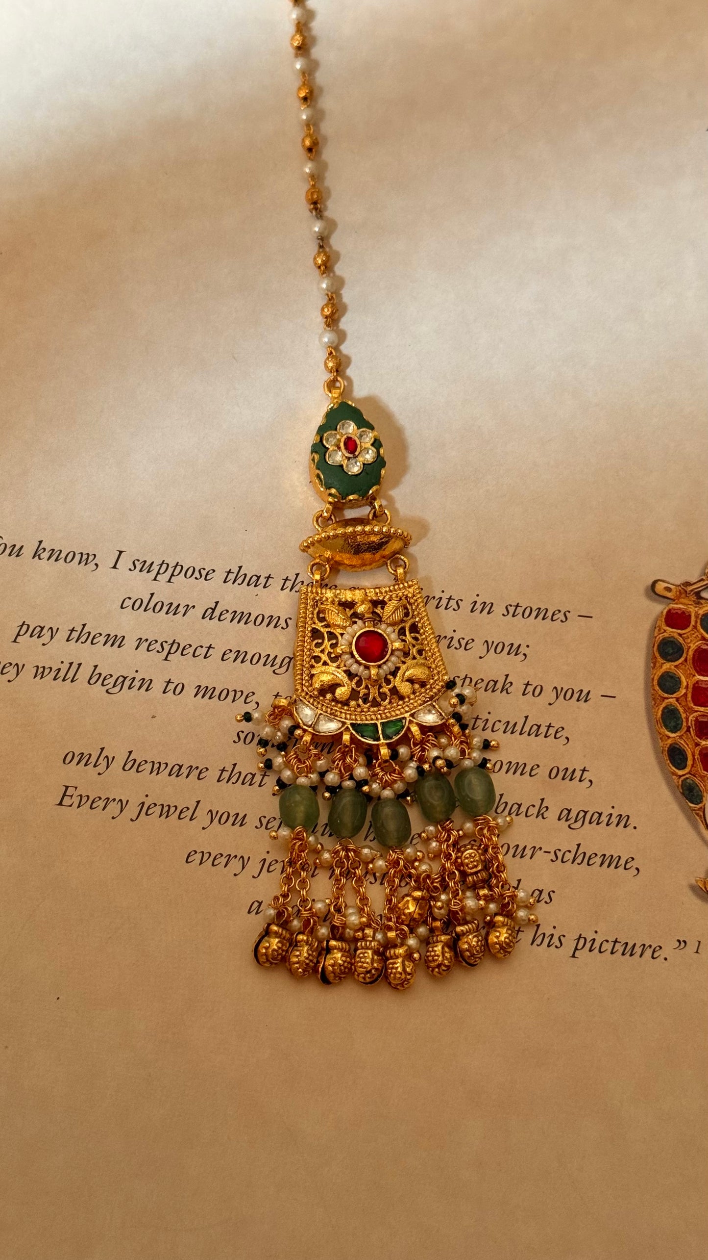 Mint inlay work & rani pink rajwada maangtika