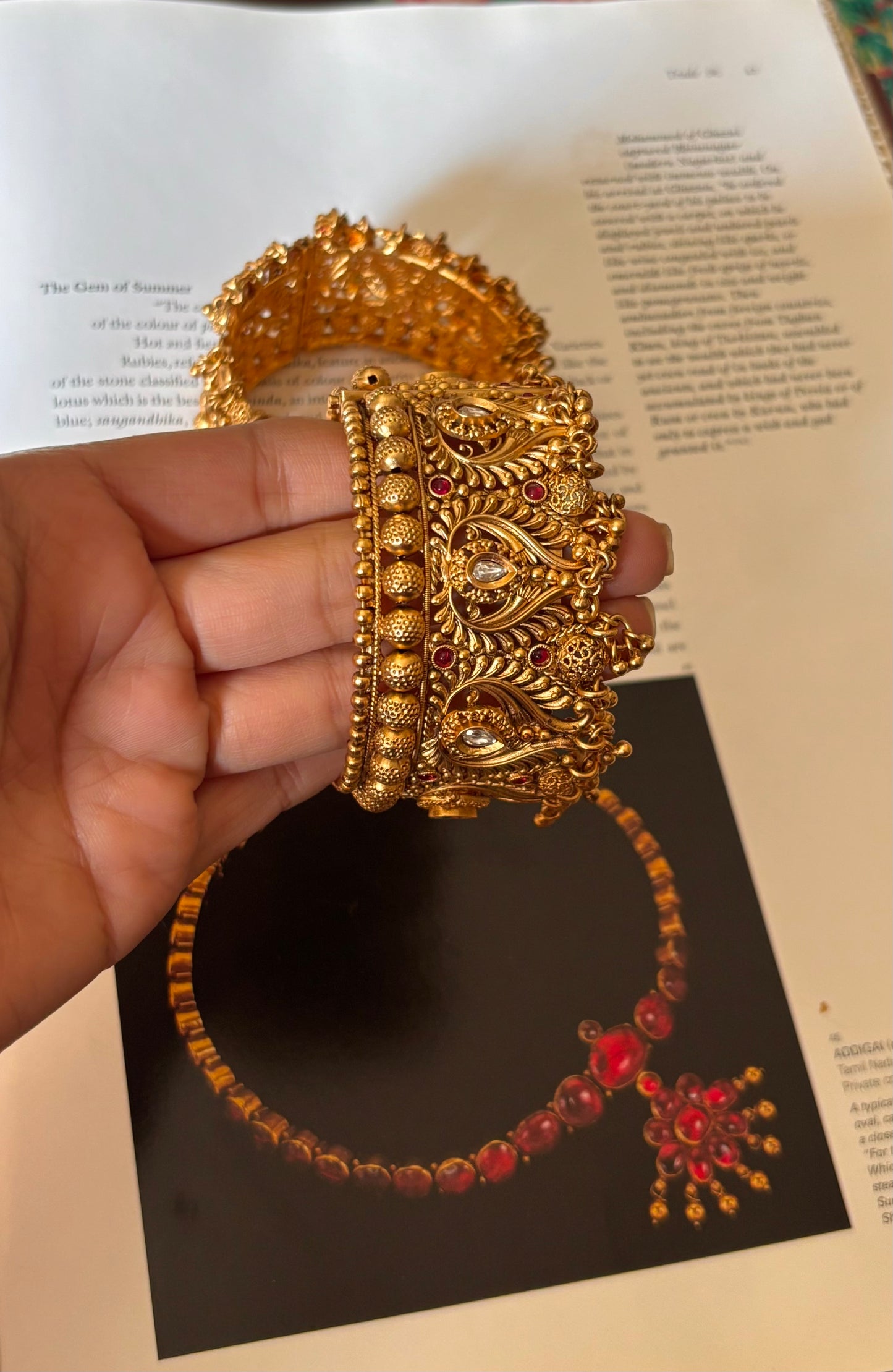 Gold nakashi rajwada bangles