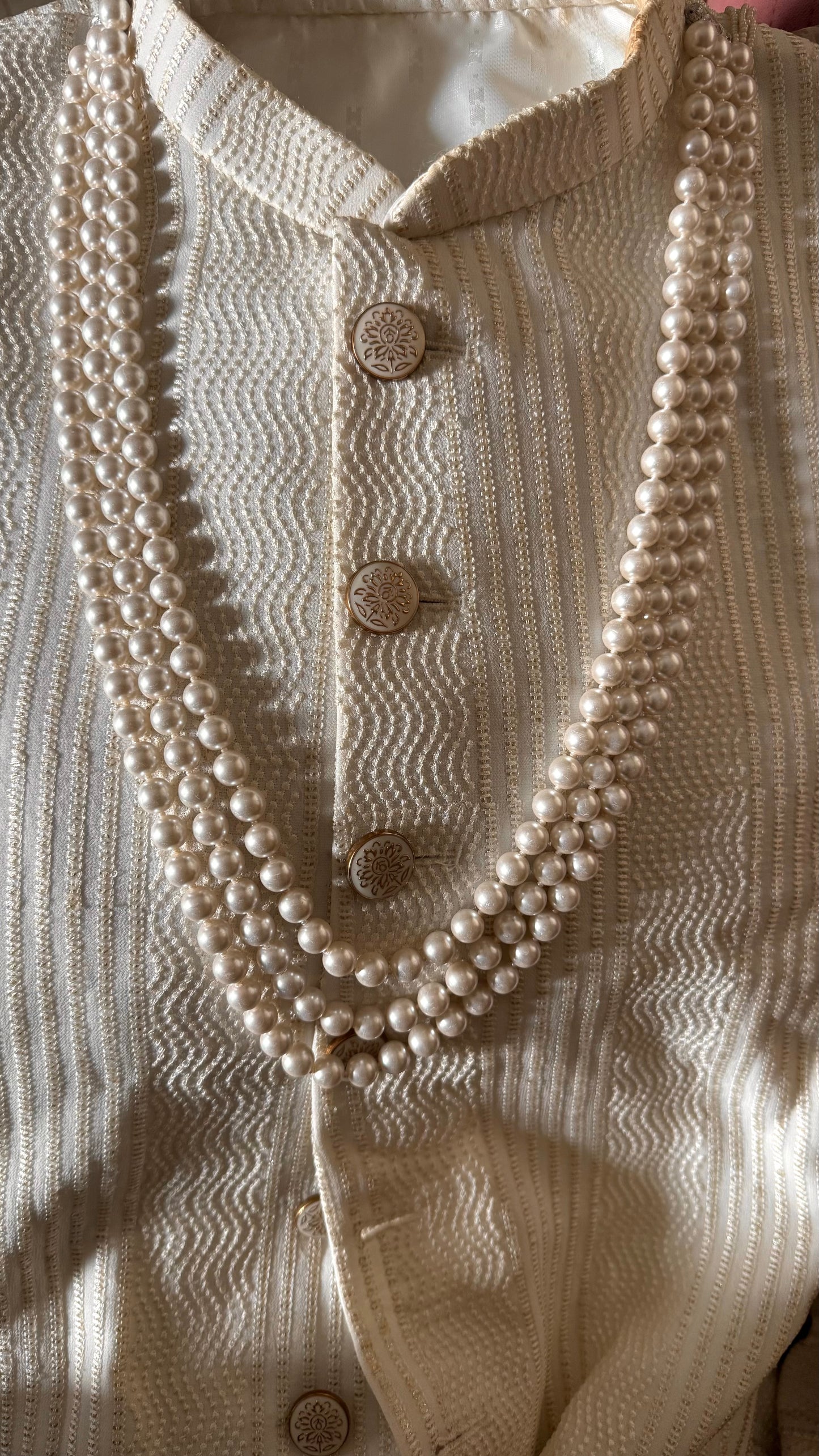 Tripple line white Pearls string