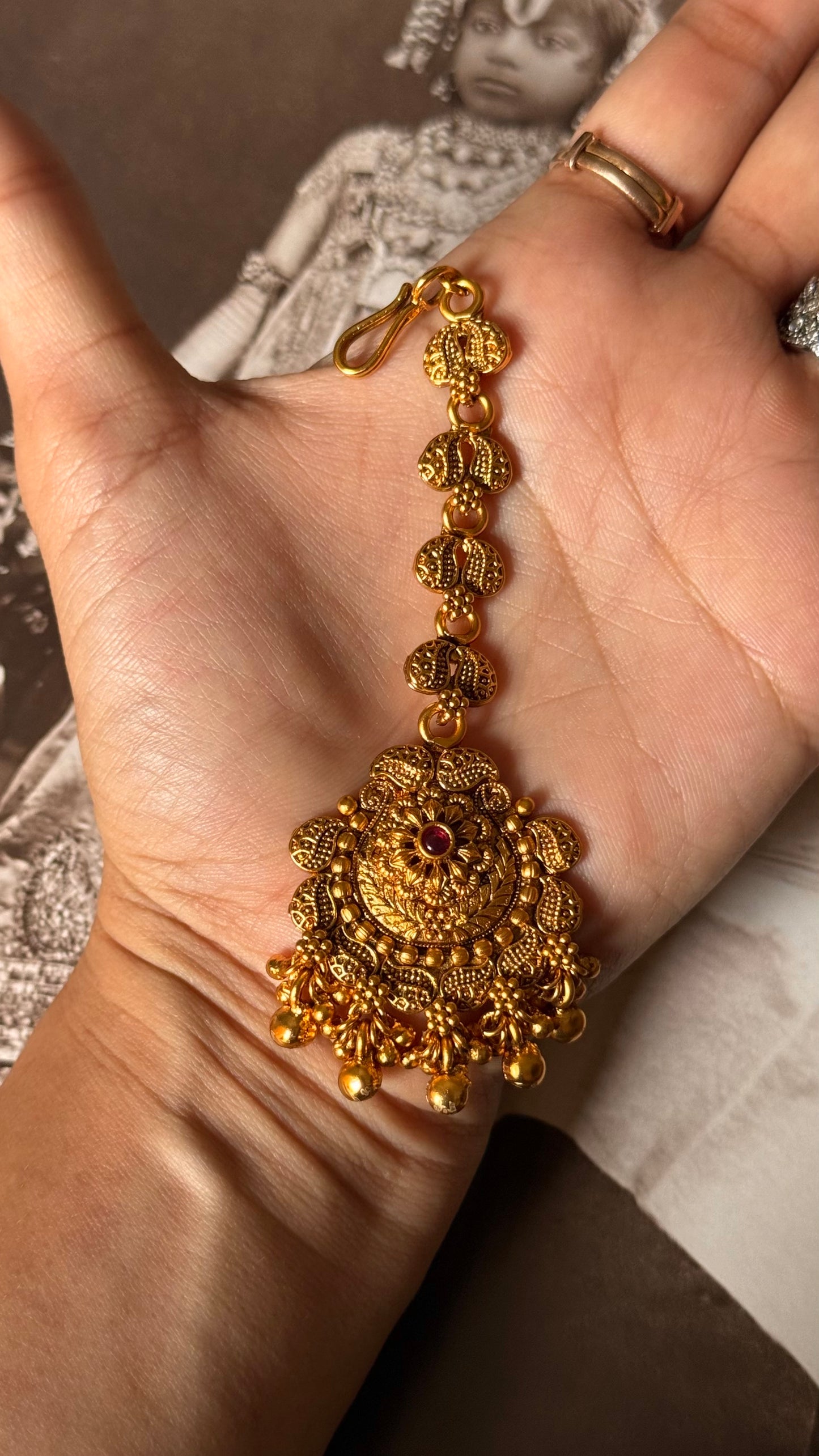 Rajwada rani pink maangtika