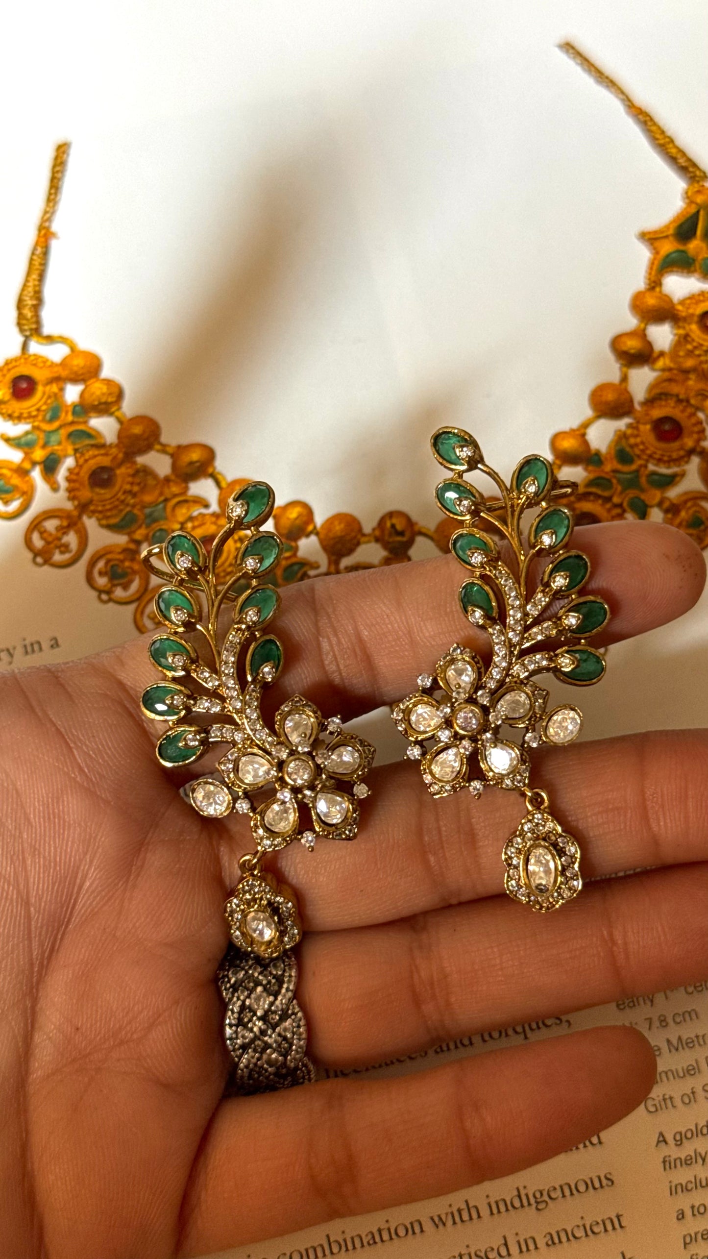 Emerald floral leaf small earcuff