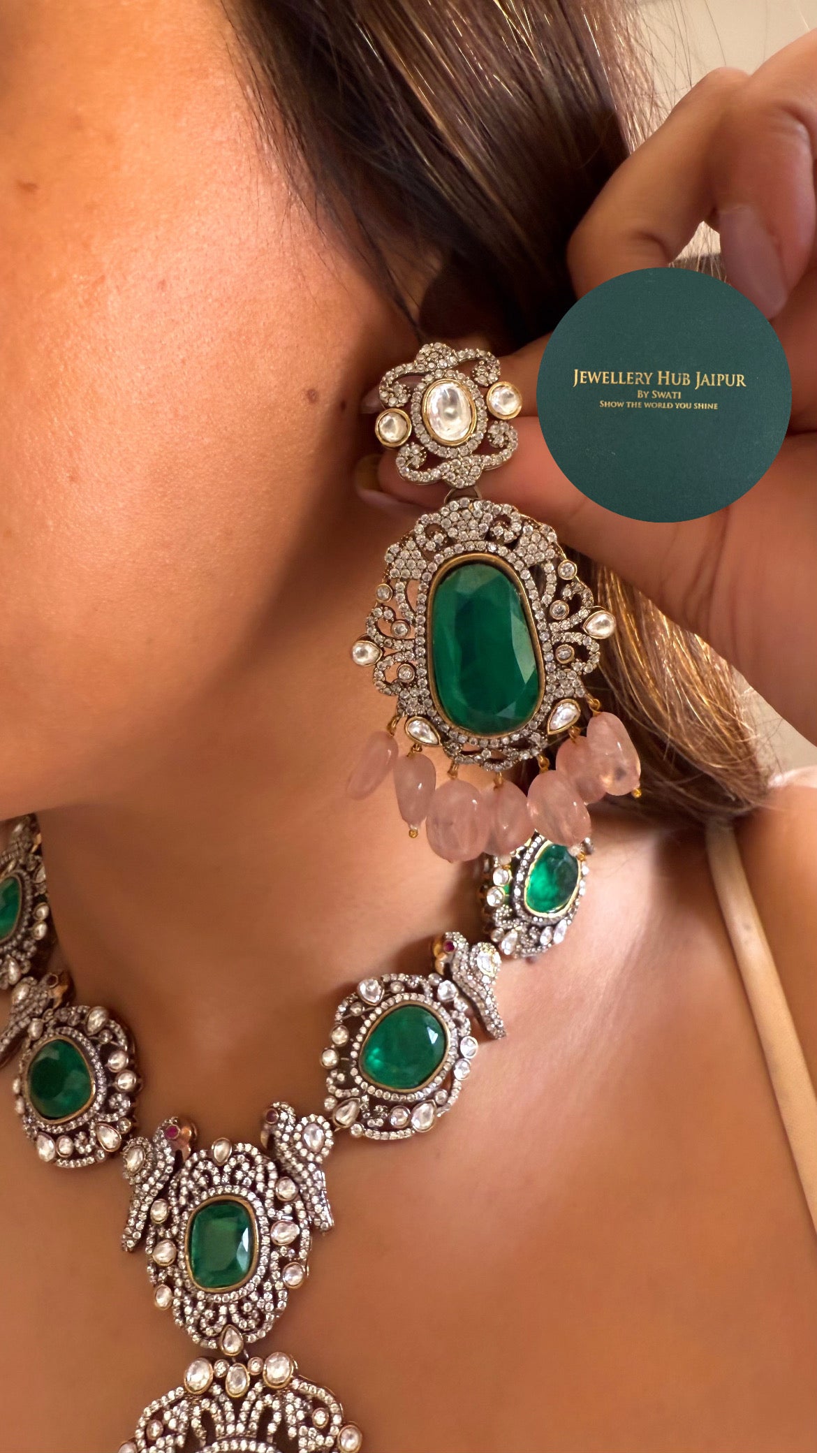 Emerald long necklace with earrings