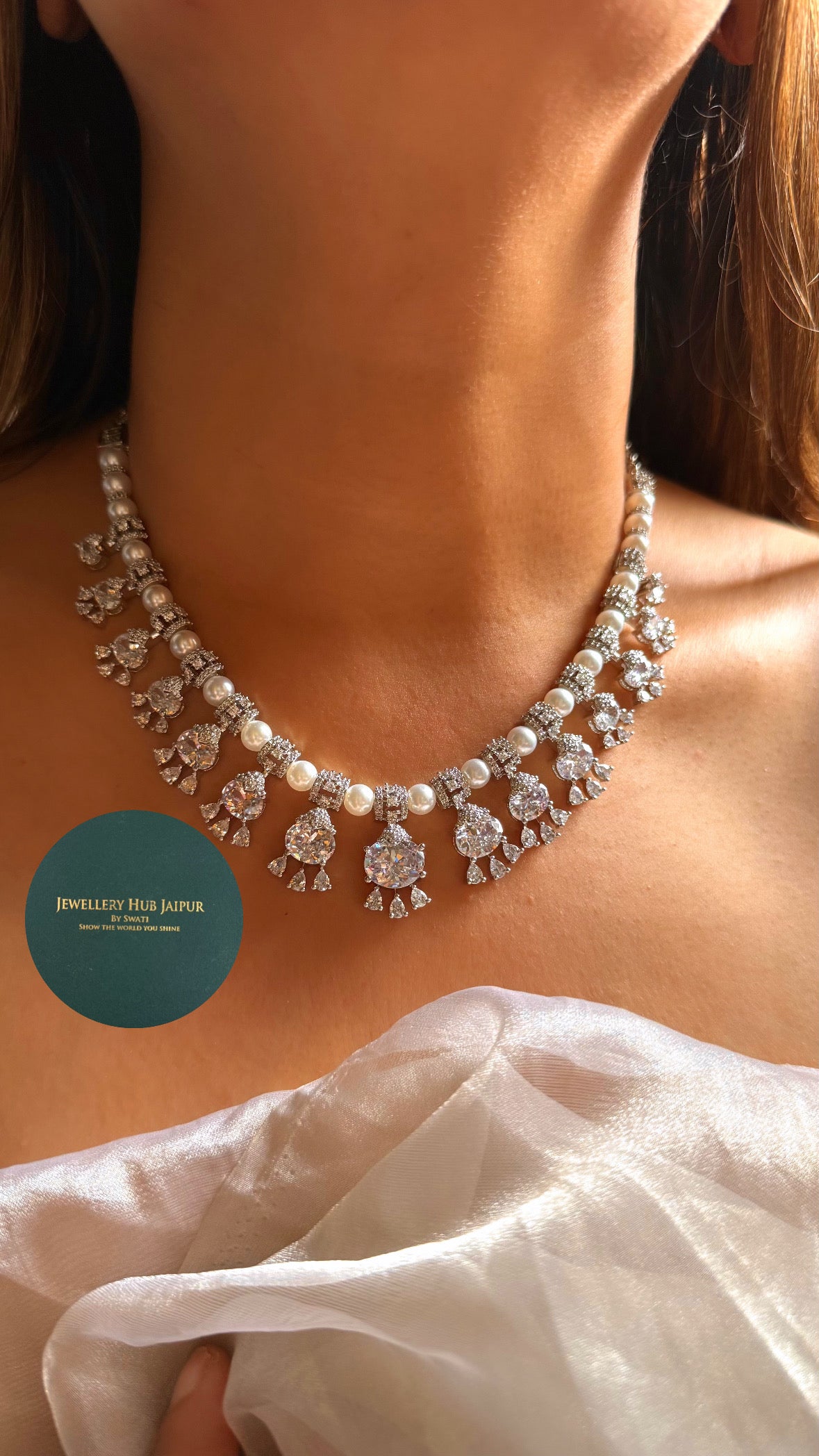 LYDIA Dedicated pearls & diamond collar set