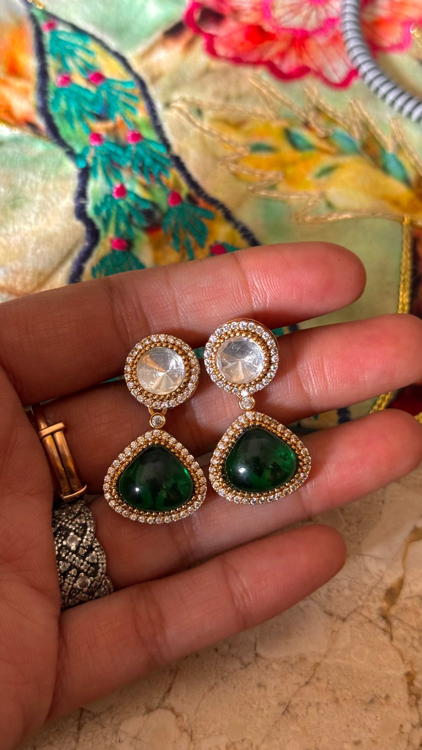 Emerald doublet gold polki necklace