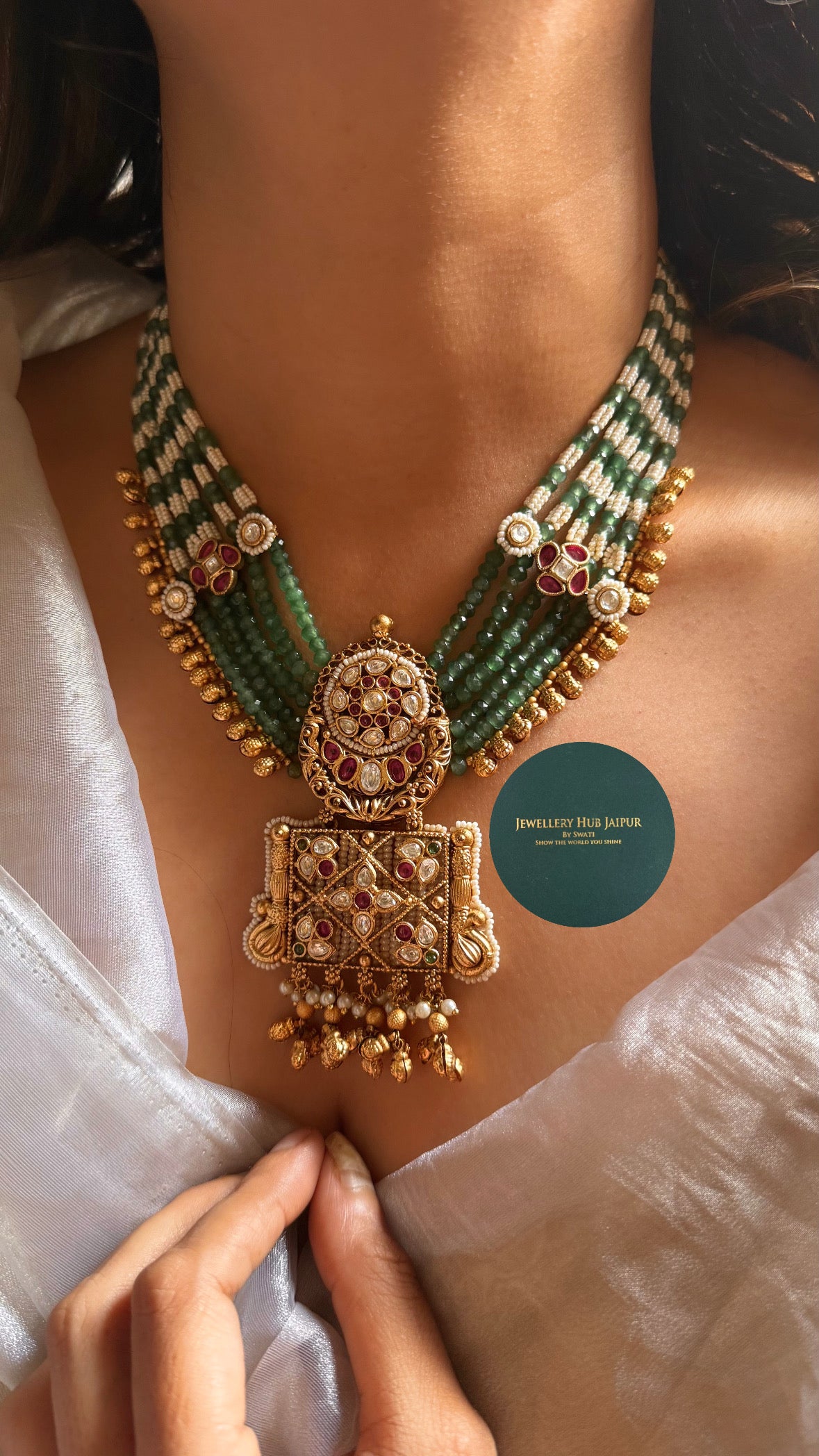 Rani pink with rajwada styled emerald set