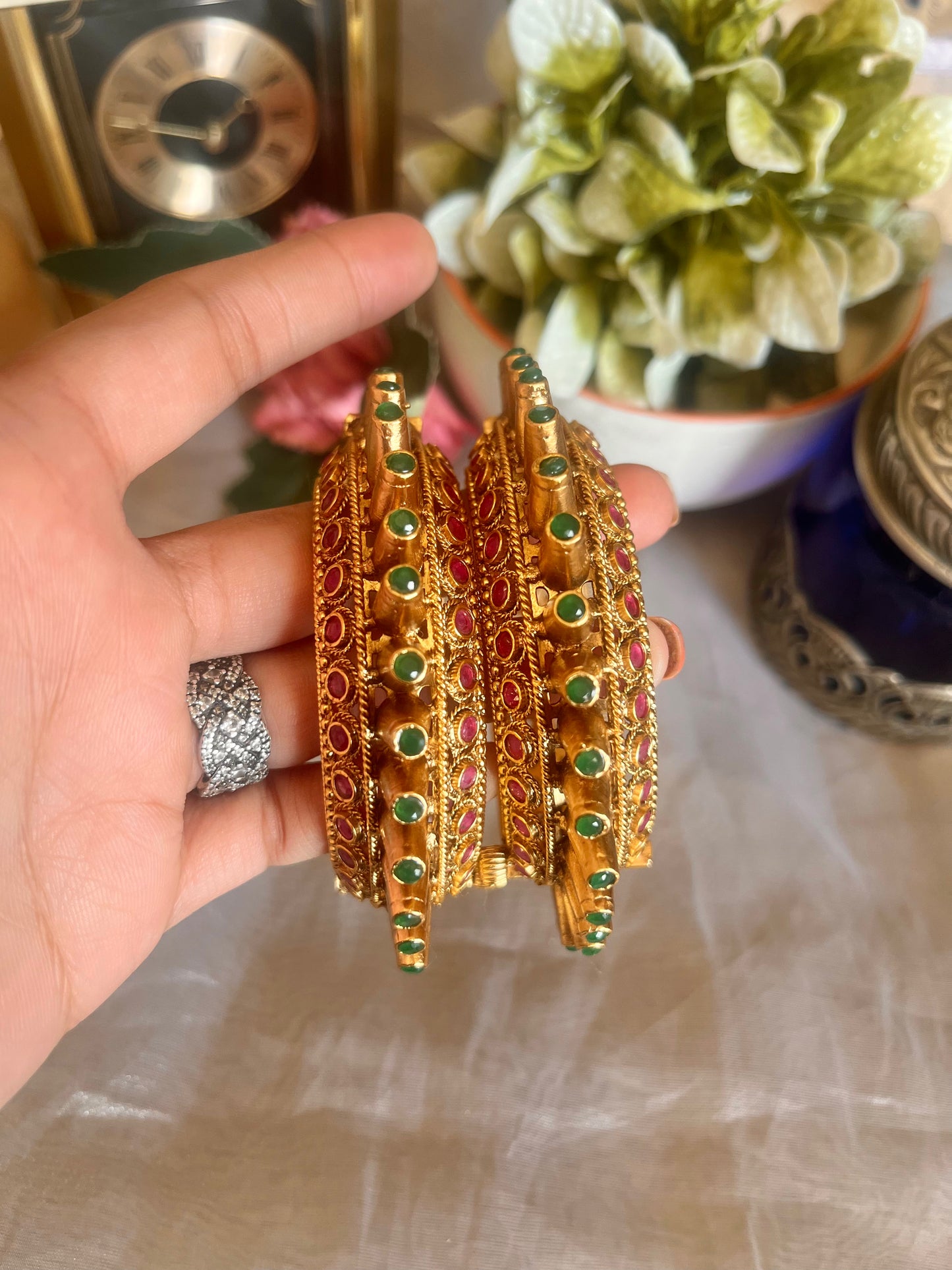 Rajwada emerald & rani pink kada