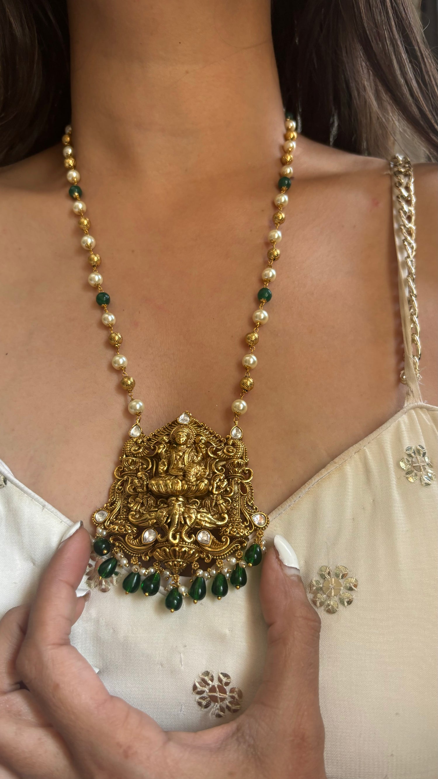 Pendant set