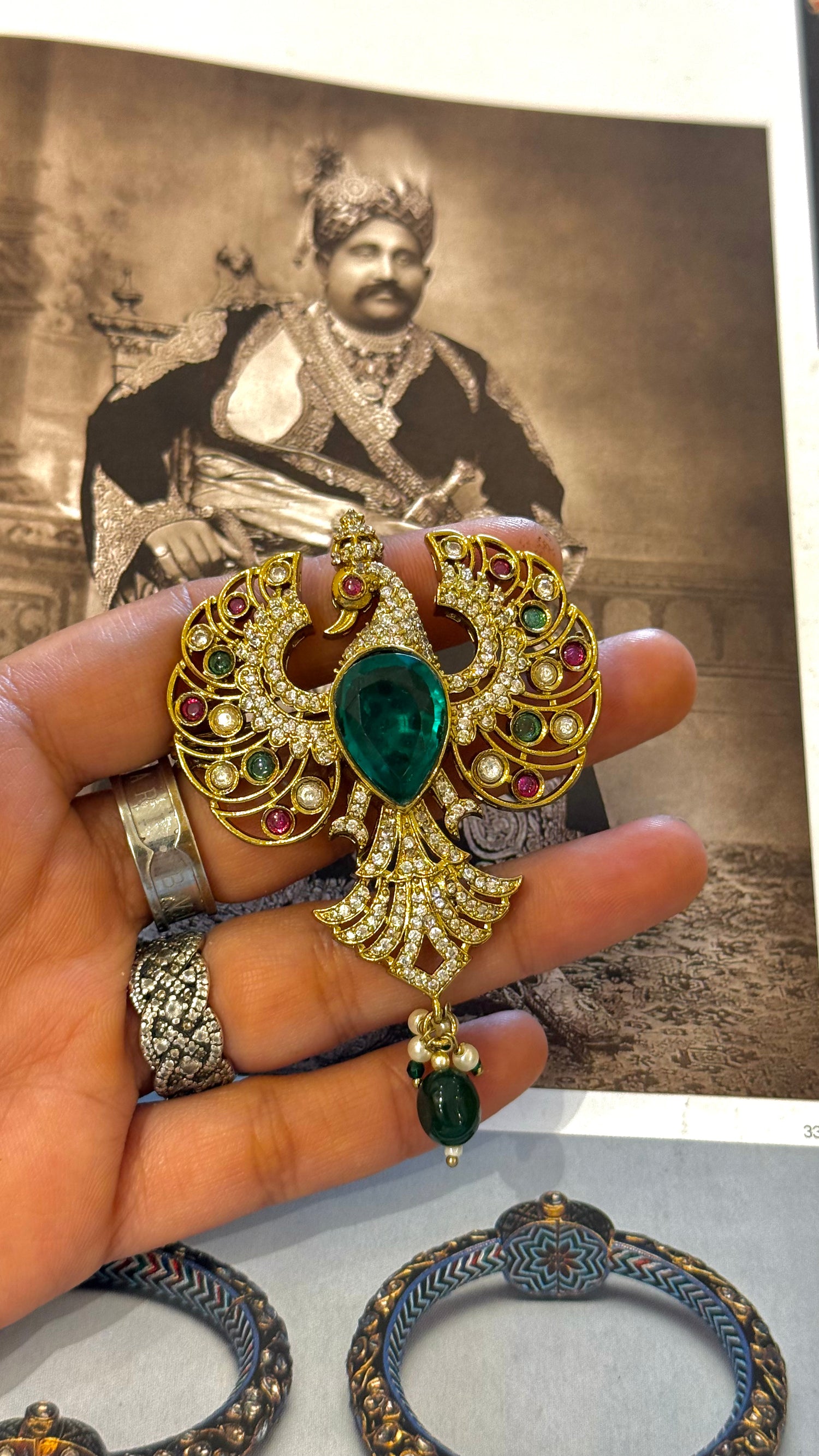 Brooch & Kalgi