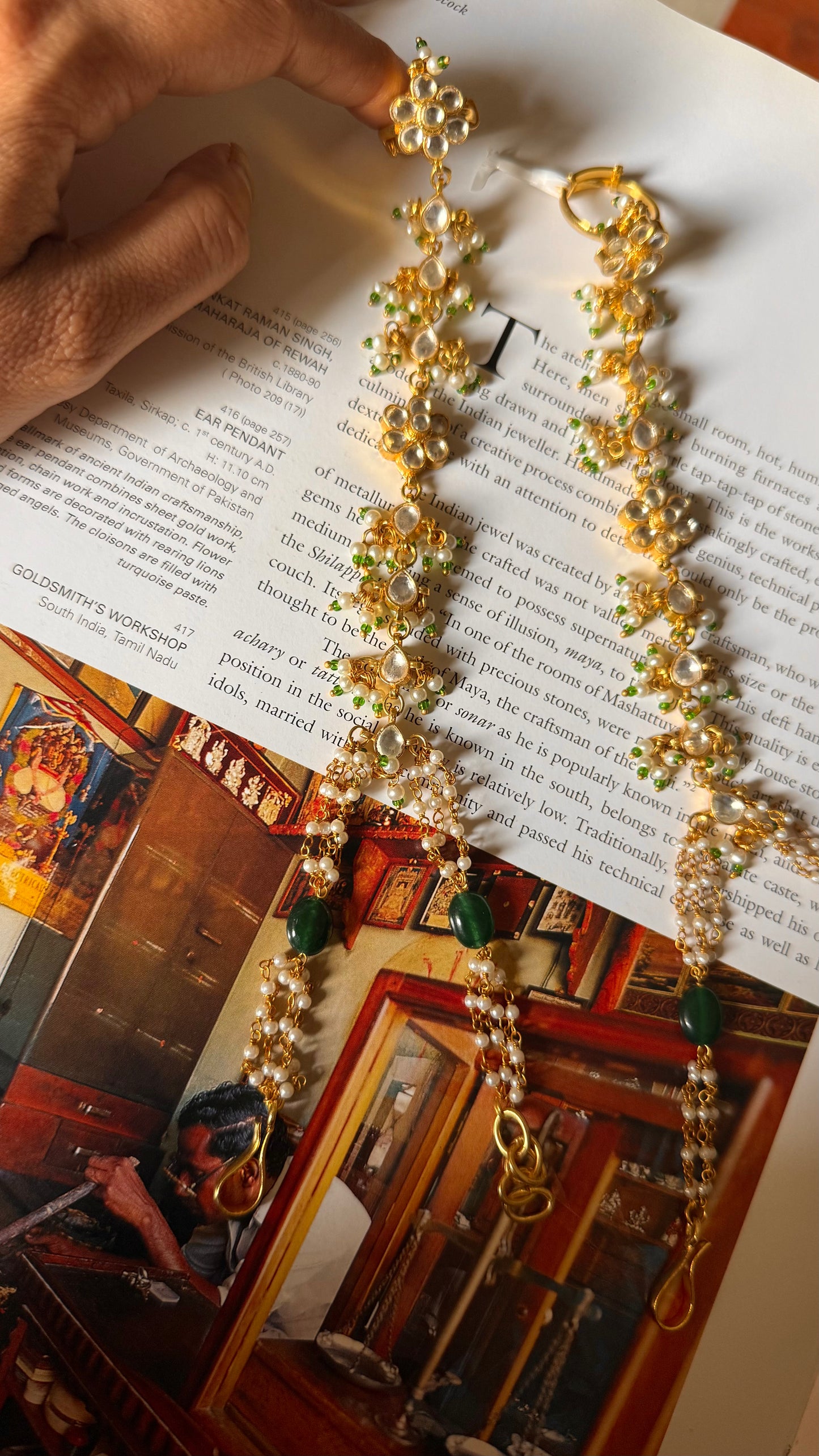 Paachi Emerald & kundan hath phool