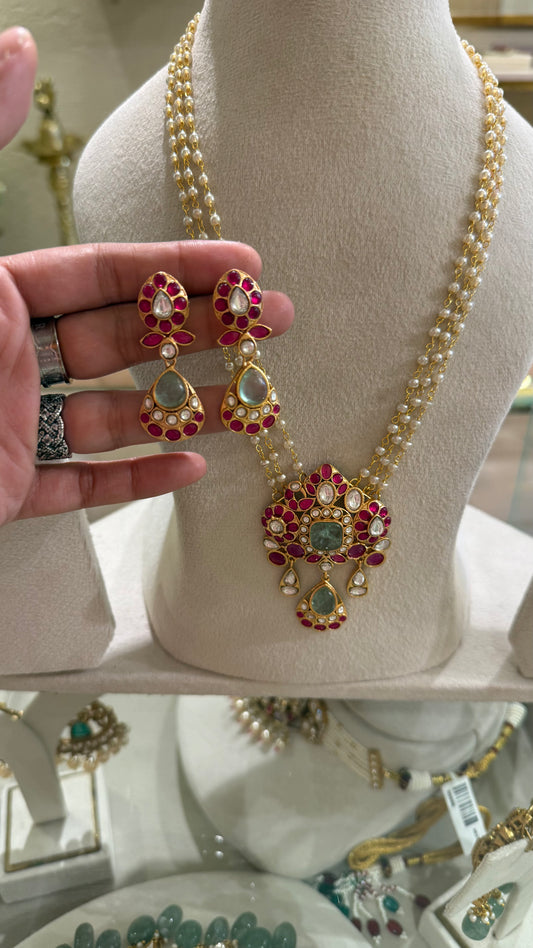 Amrapali Inspired Pendent Set