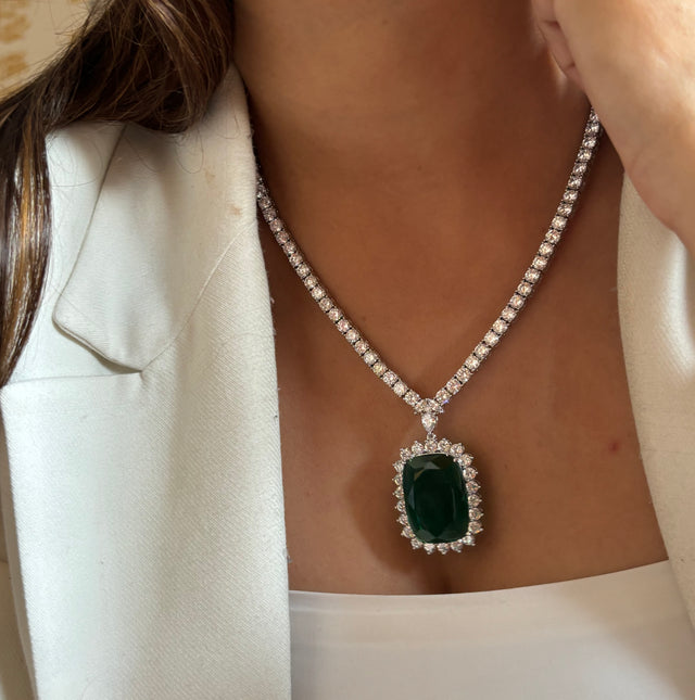 Emerald diamond necklace