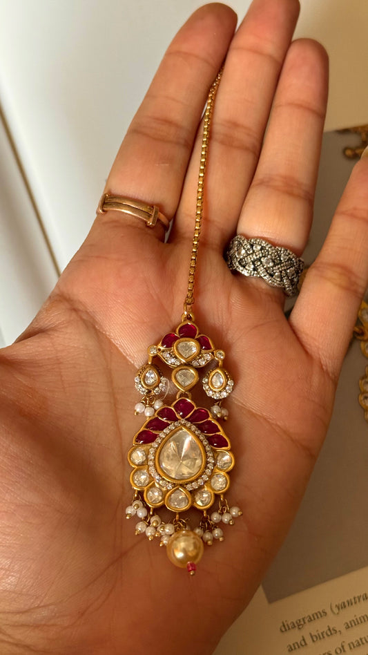 Ruby heritage katdana mangtika with pearl detailing