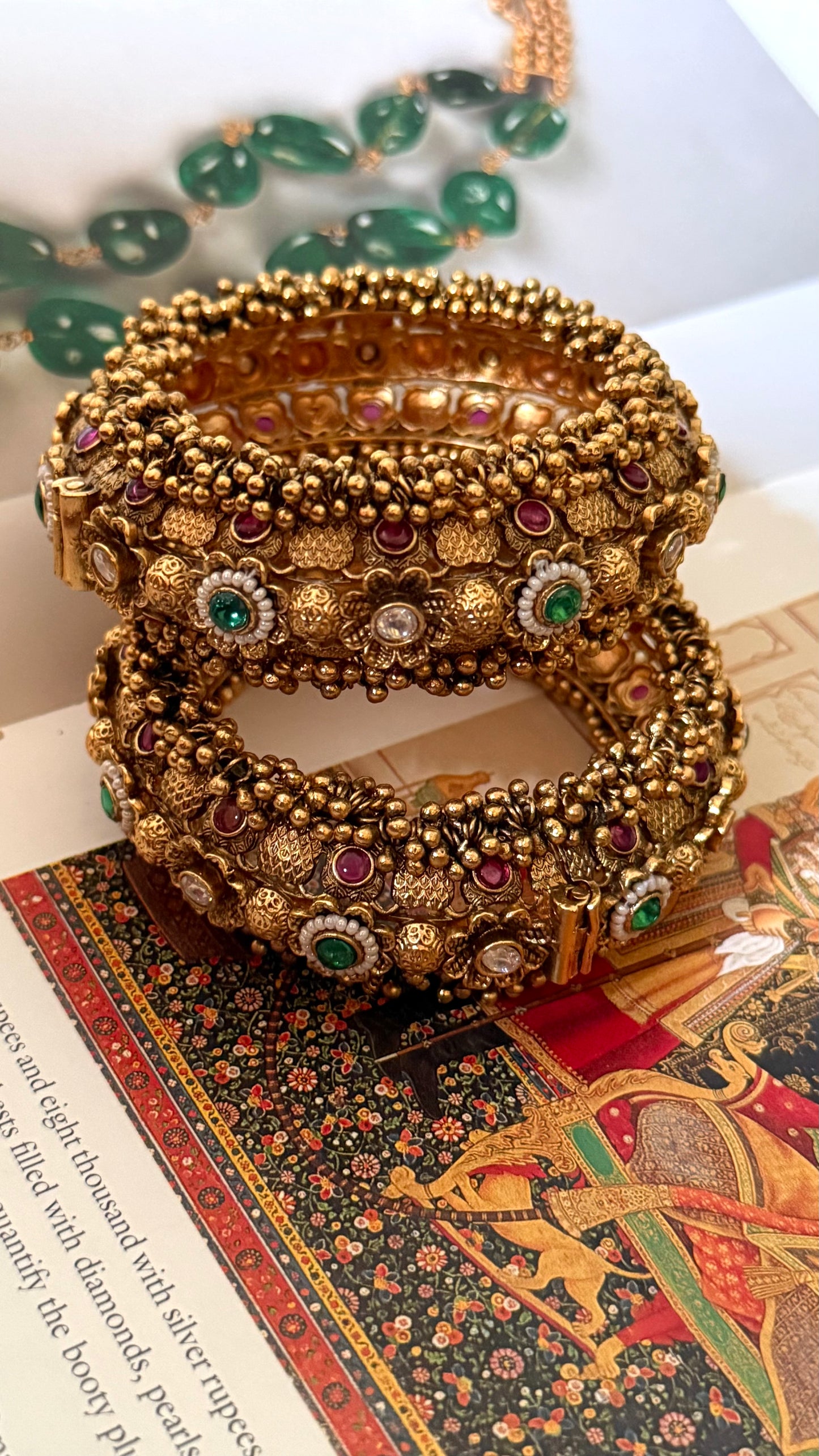 Emerald & rani pink rajwada openable bangle