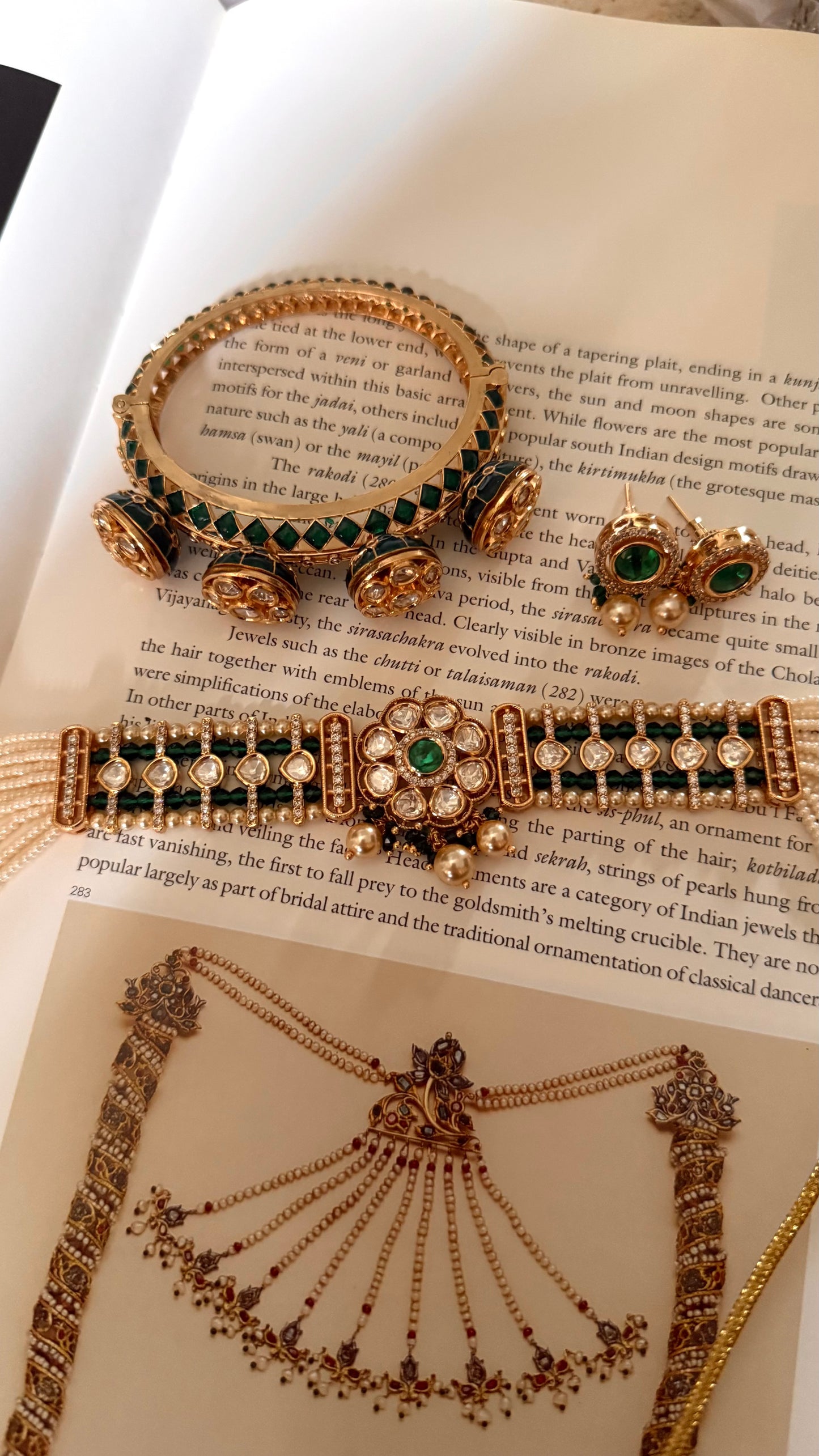 Emerald moissanite floral pearl thread choker