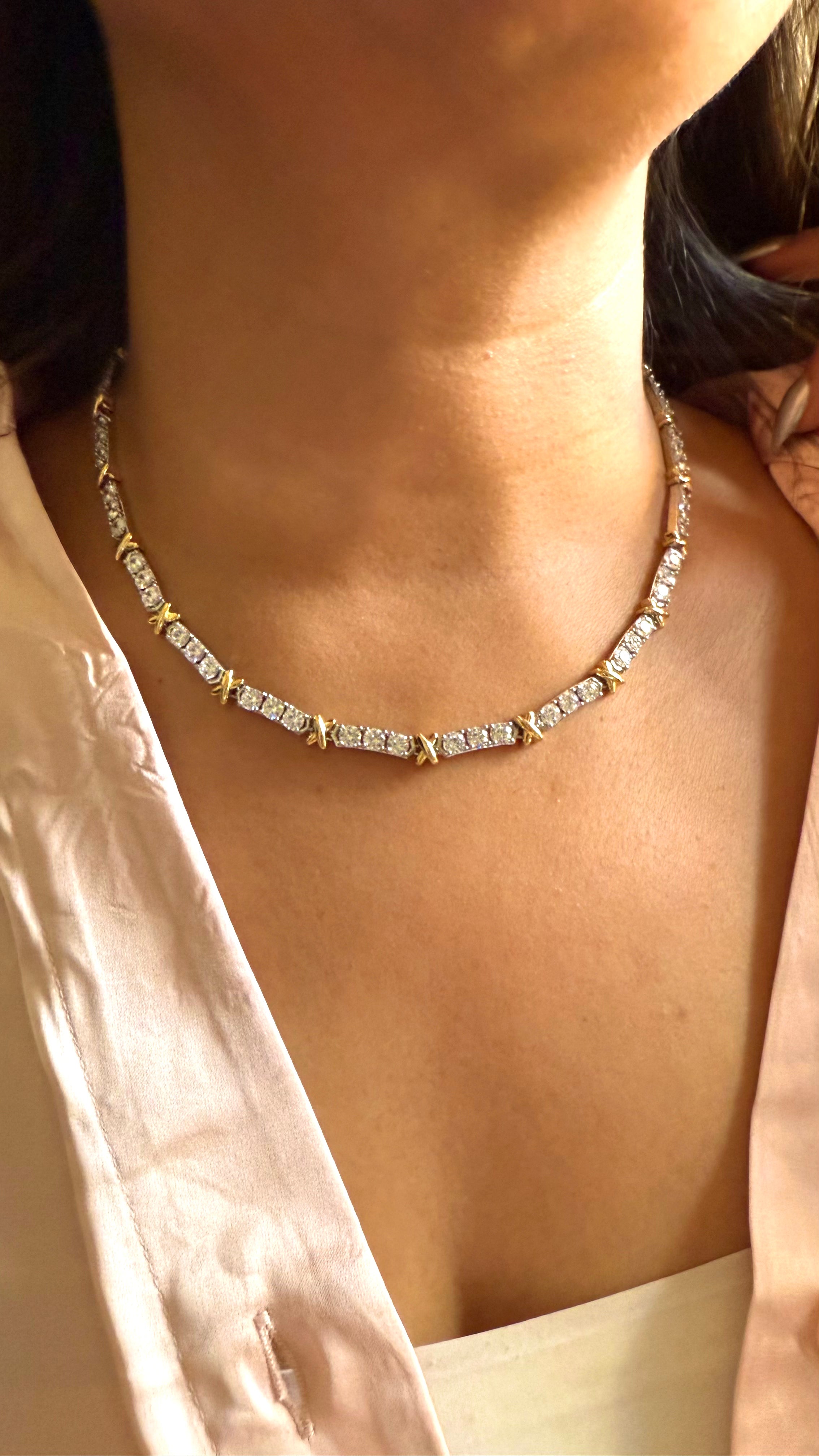 Diamond minimal necklace